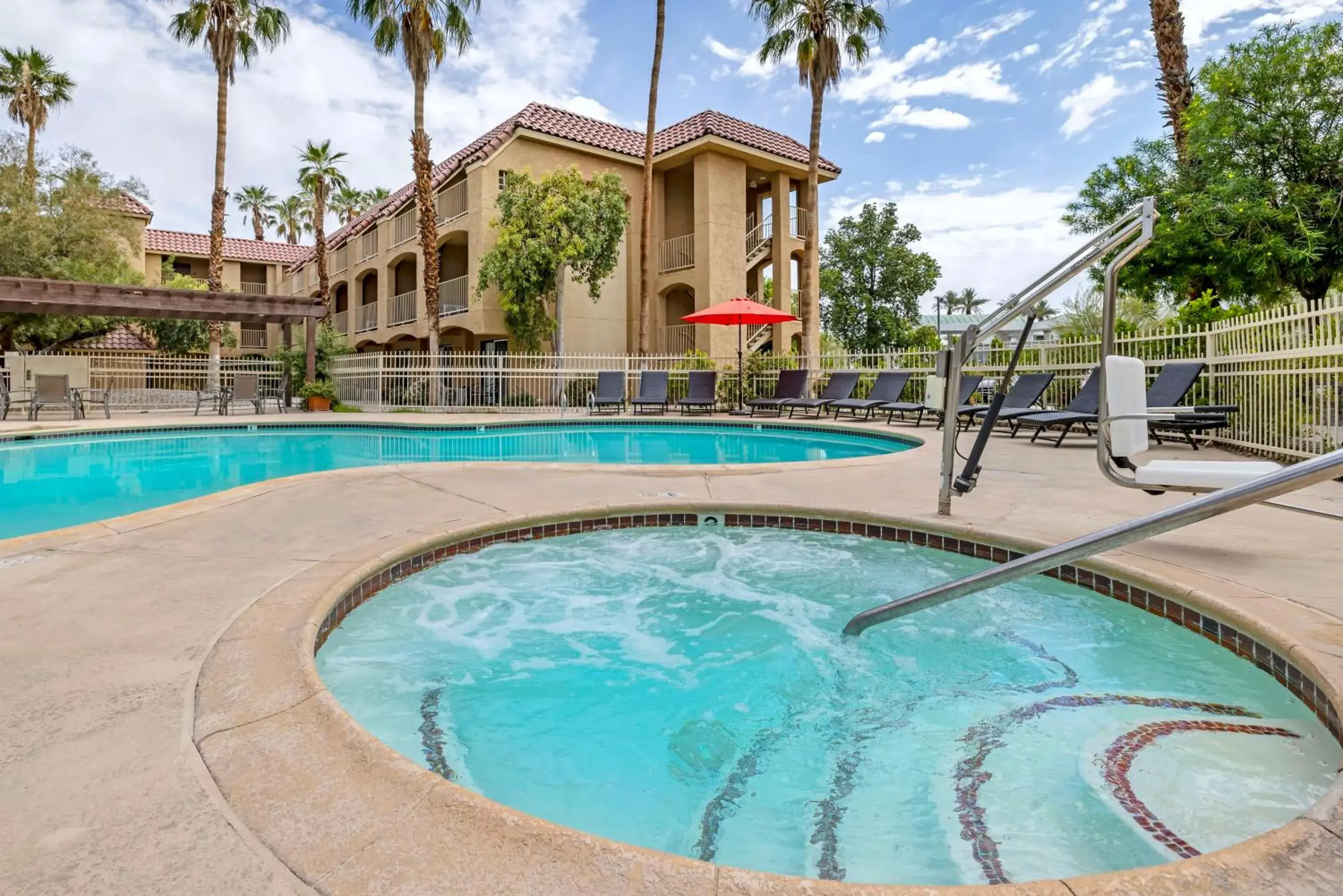 Pool view in Best Western Plus Palm Desert Resort Pool view in Best Western Plus Palm Desert Resort