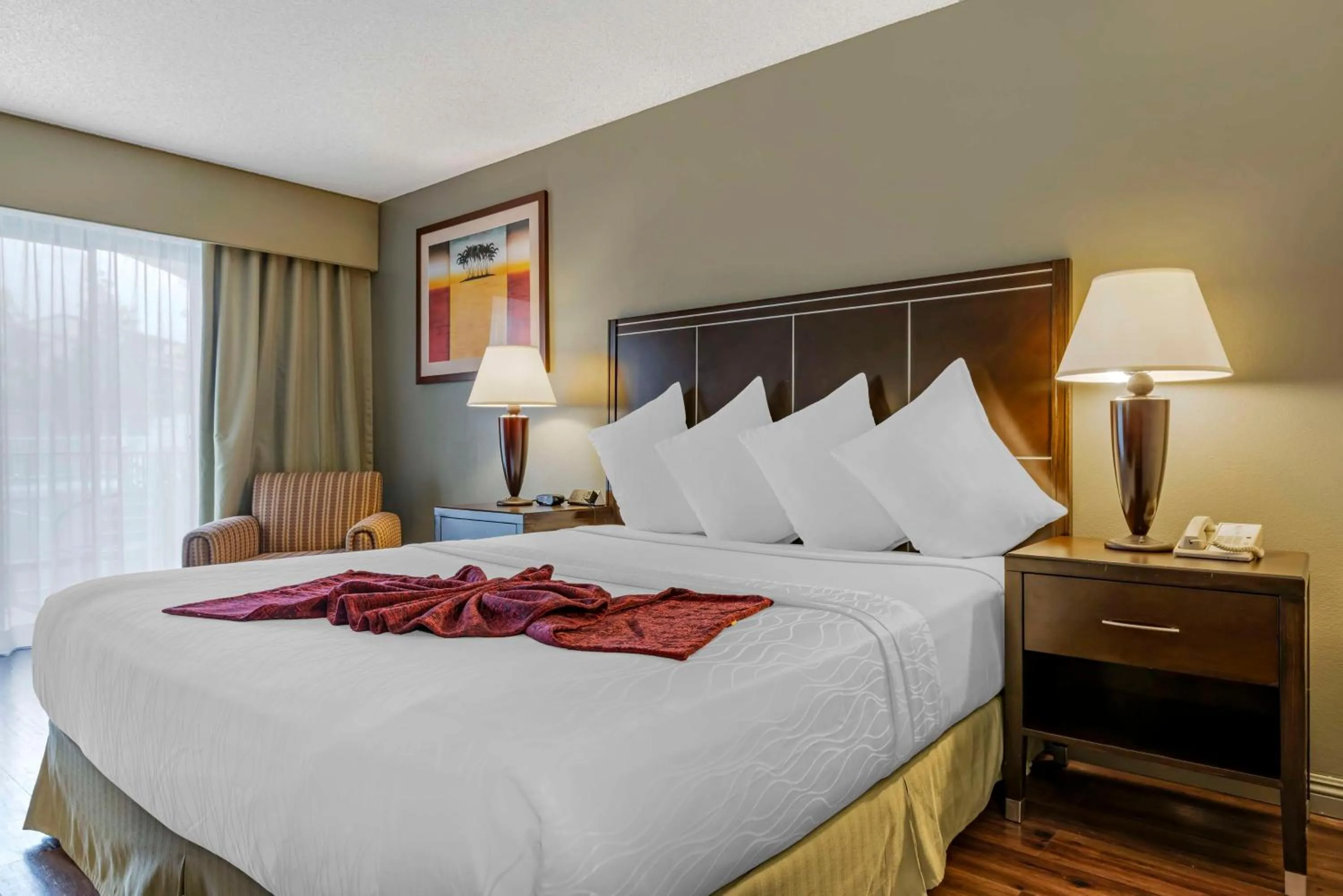 Bedroom, Bed in Best Western Plus Palm Desert Resort