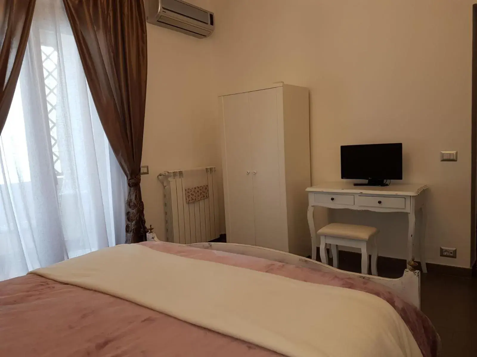 Double Room with Balcony - single occupancy in B&B La Perla Bianca Double Room with Balcony - single occupancy in B&B La Perla Bianca