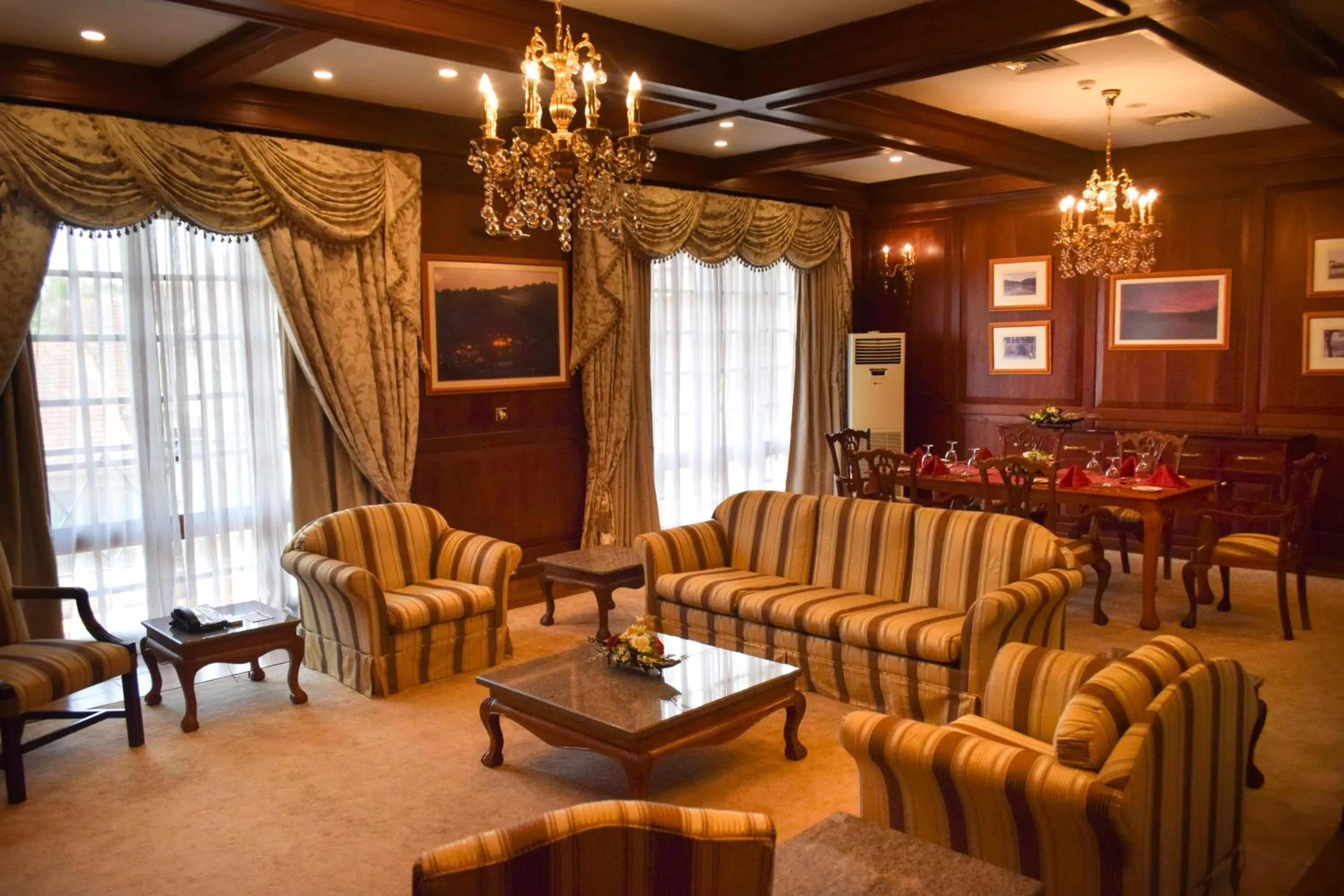 Living room in Mahaweli Reach Hotel