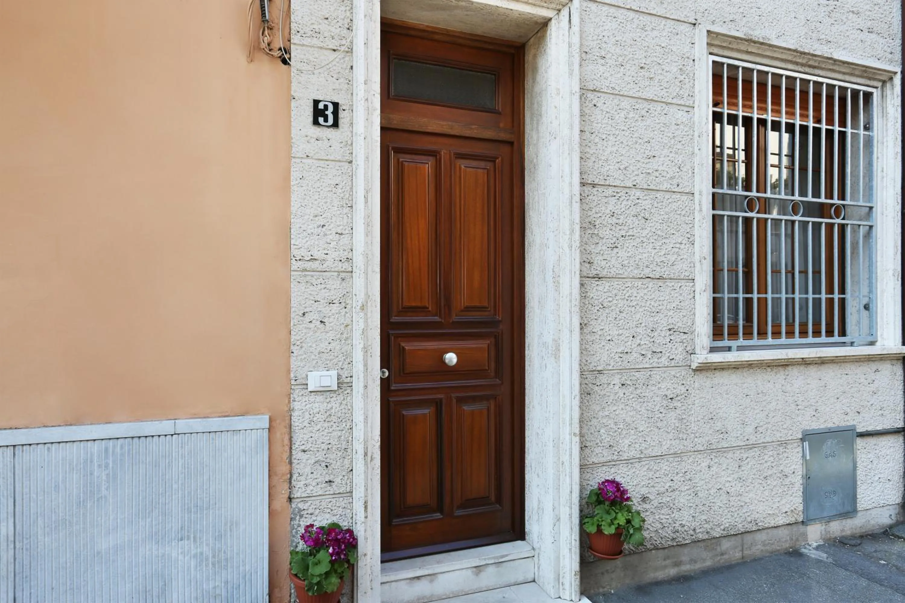 Lupori House