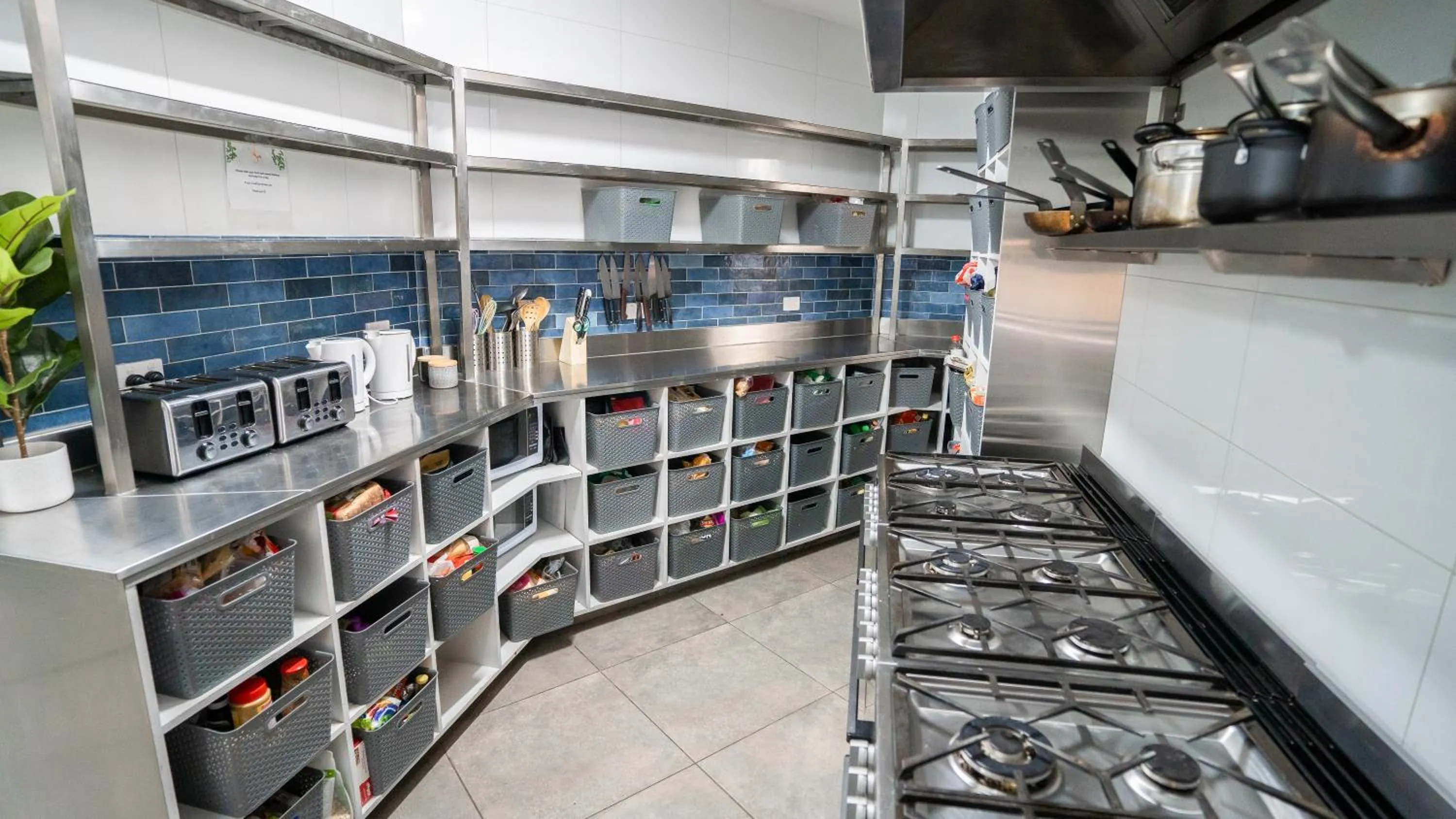 Communal kitchen in Mad Monkey Downtown
