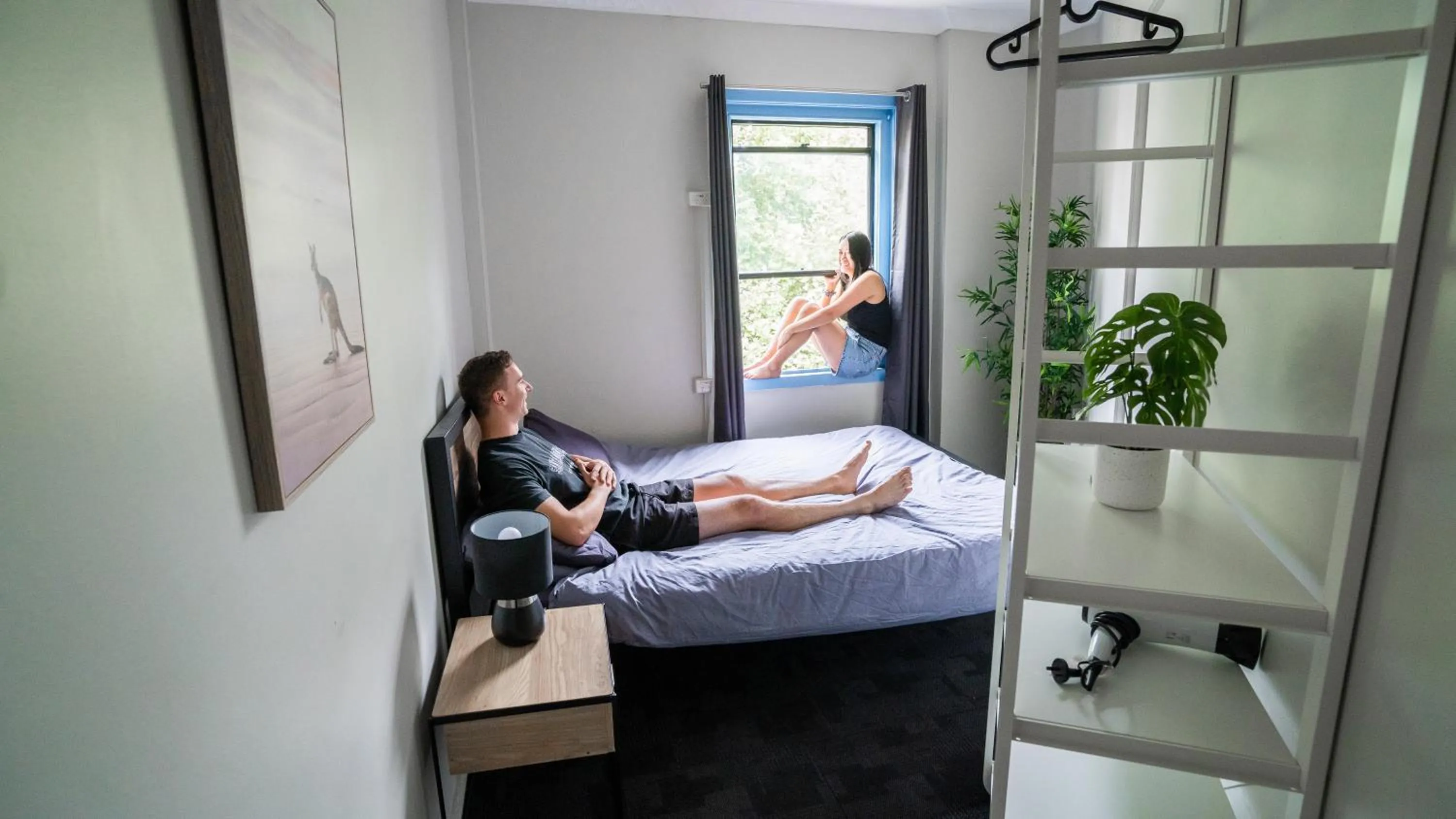 Photo of the whole room, Bed in Mad Monkey Downtown