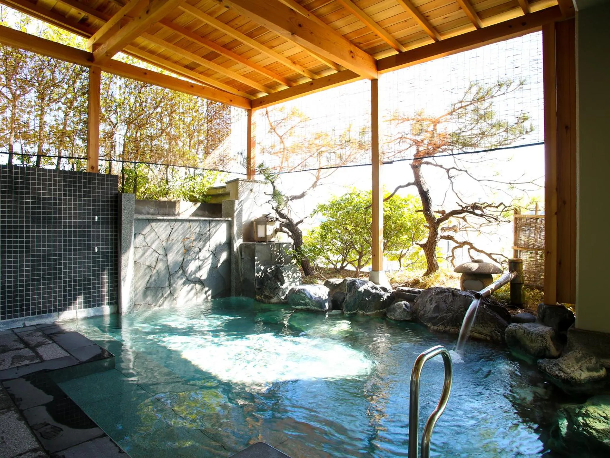 Hot Spring Bath in Hotel Ravie Kawaryo