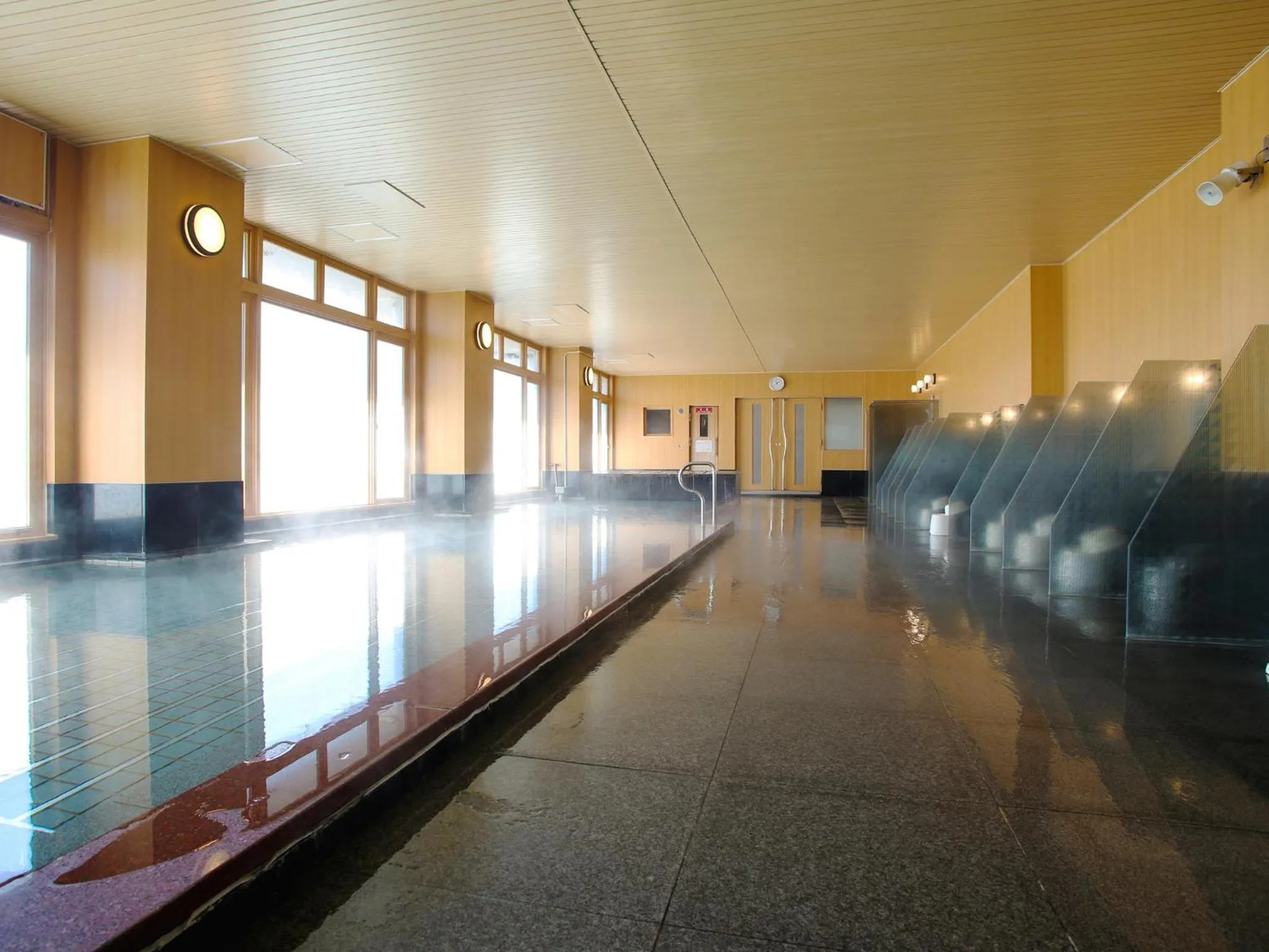 Hot Spring Bath in Hotel Ravie Kawaryo