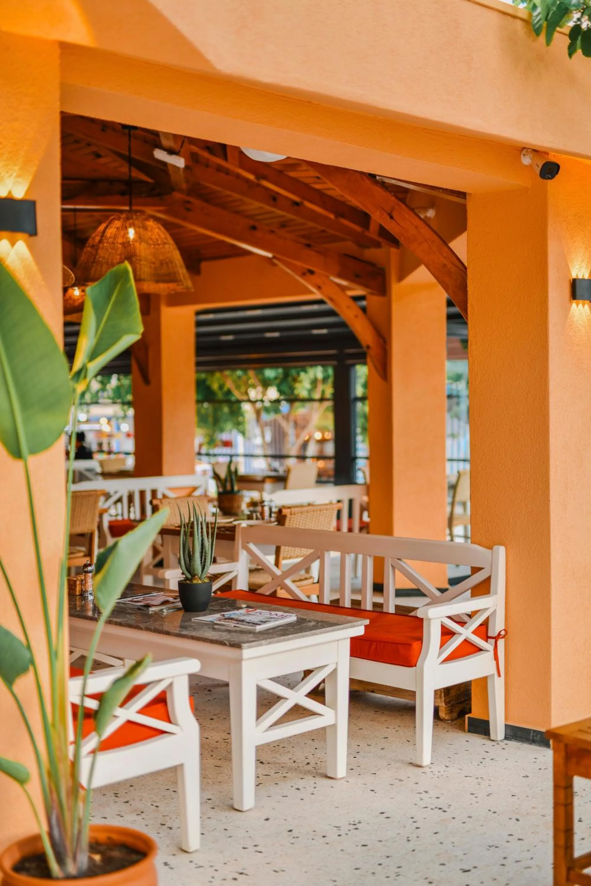 Restaurant/places to eat in Unsal Hotel