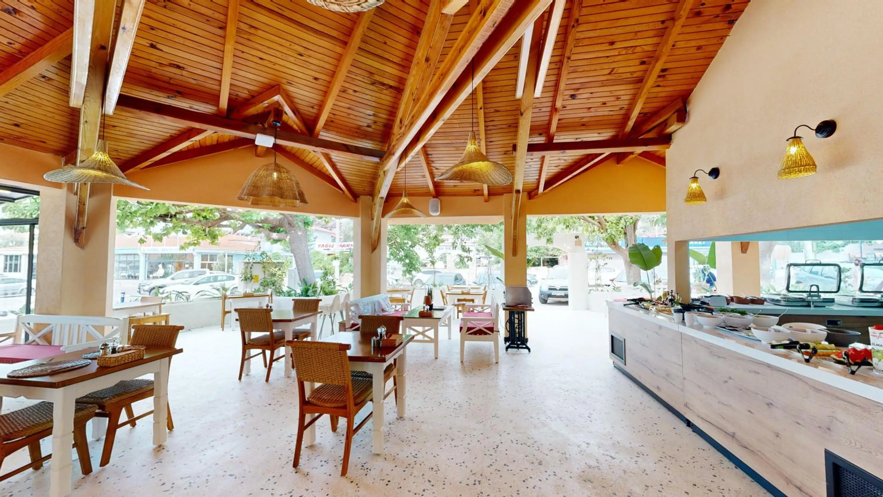 Restaurant/places to eat in Unsal Hotel