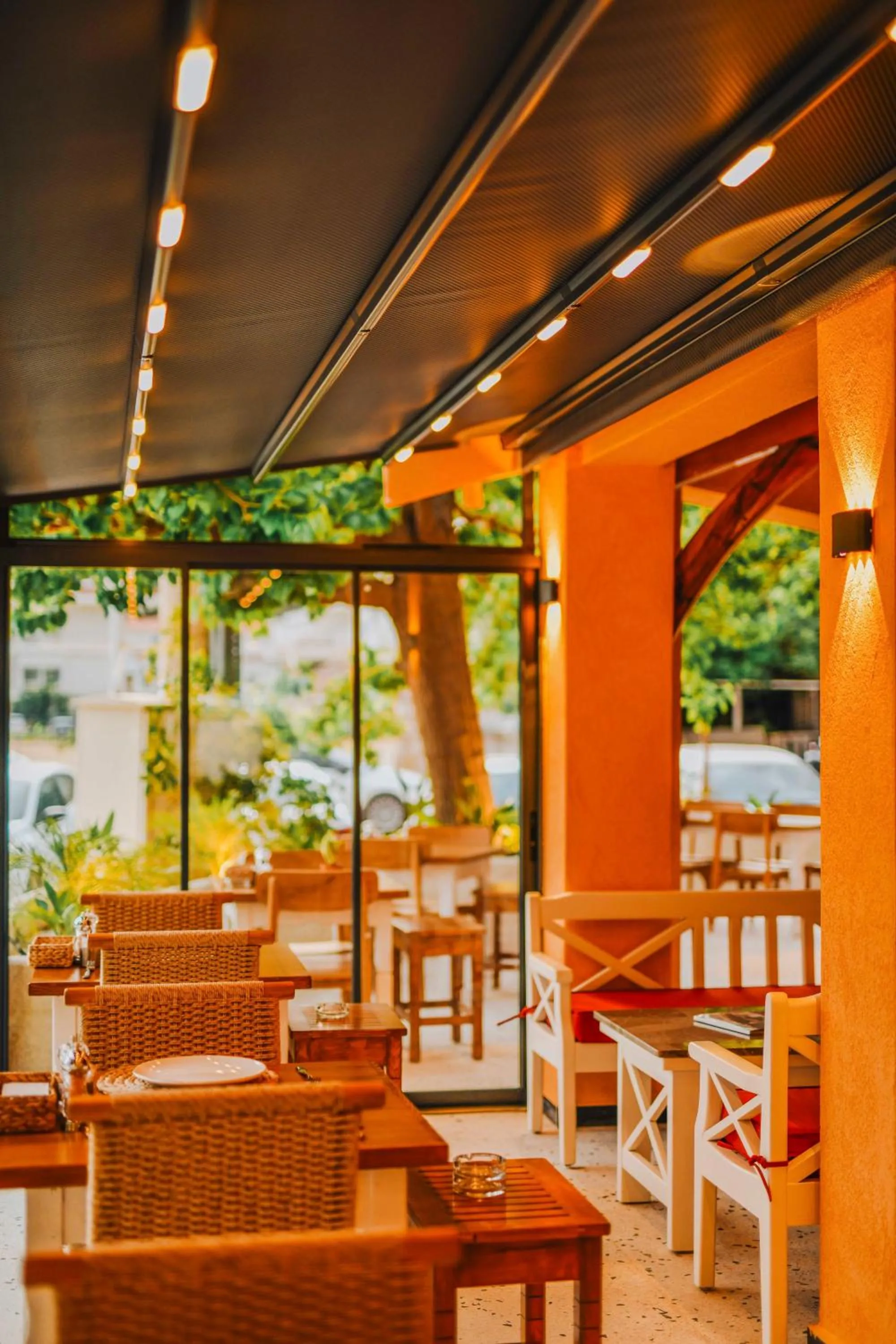 Restaurant/places to eat in Unsal Hotel