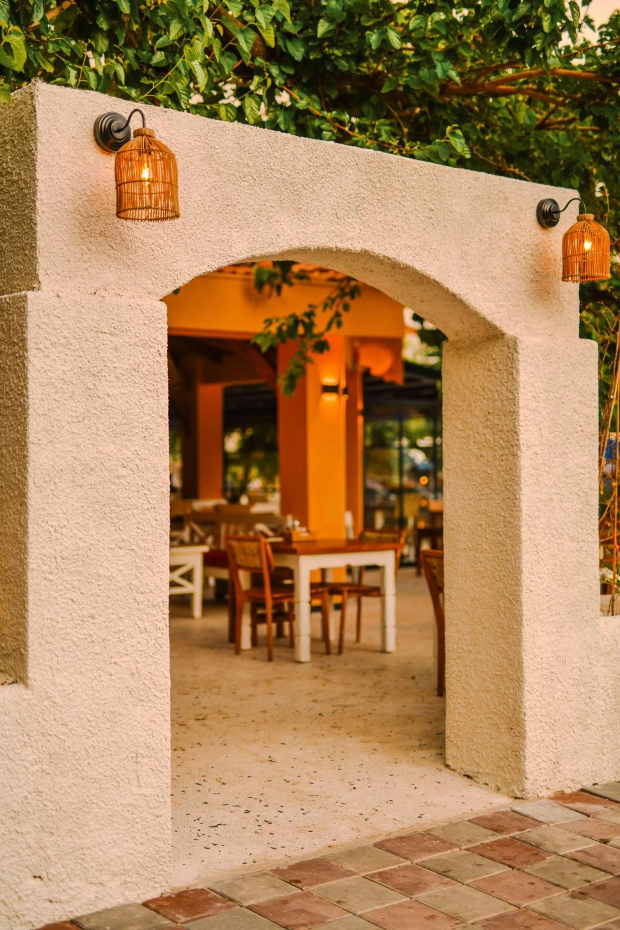 Restaurant/places to eat in Unsal Hotel