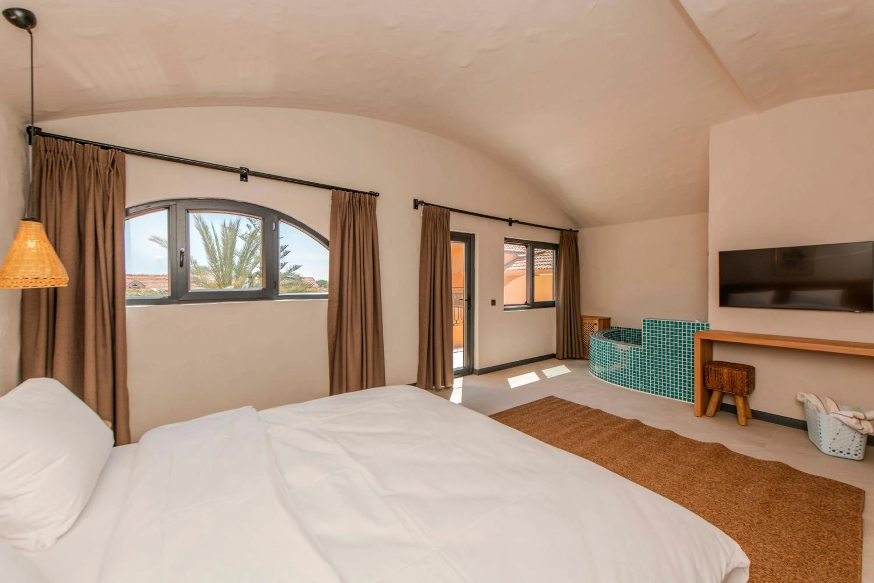 Hot Tub, Bed in Unsal Hotel