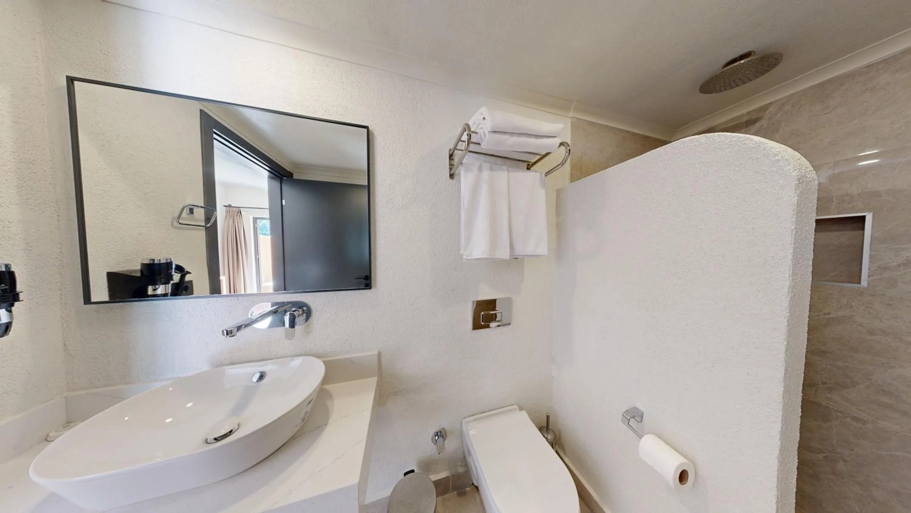 Bathroom in Unsal Hotel