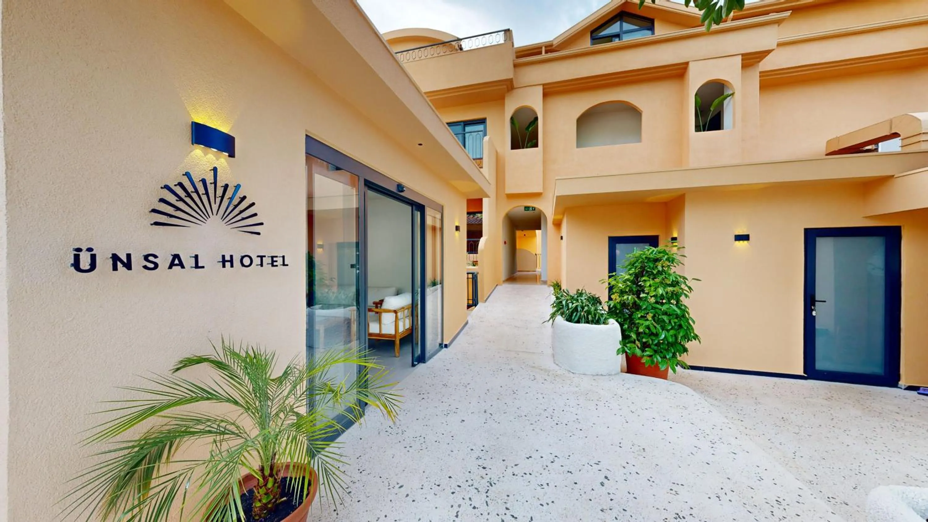 Facade/entrance in Unsal Hotel