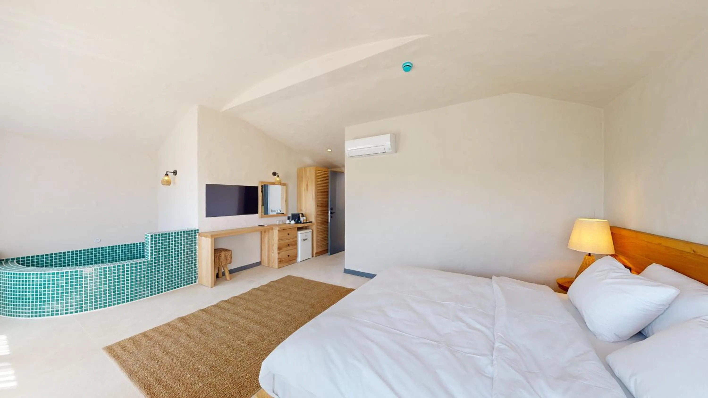 Photo of the whole room, Bed in Unsal Hotel