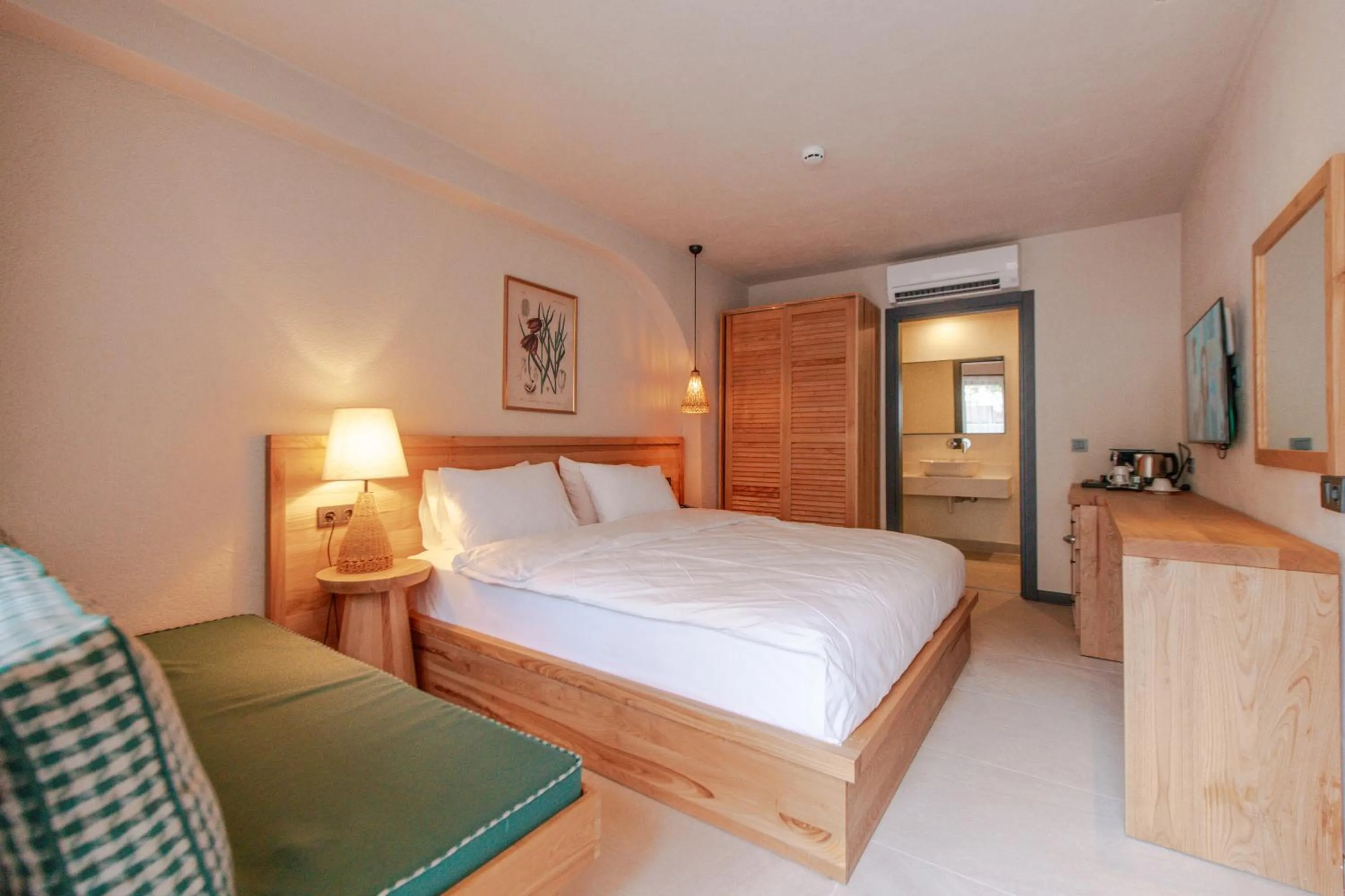 Photo of the whole room, Bed in Unsal Hotel