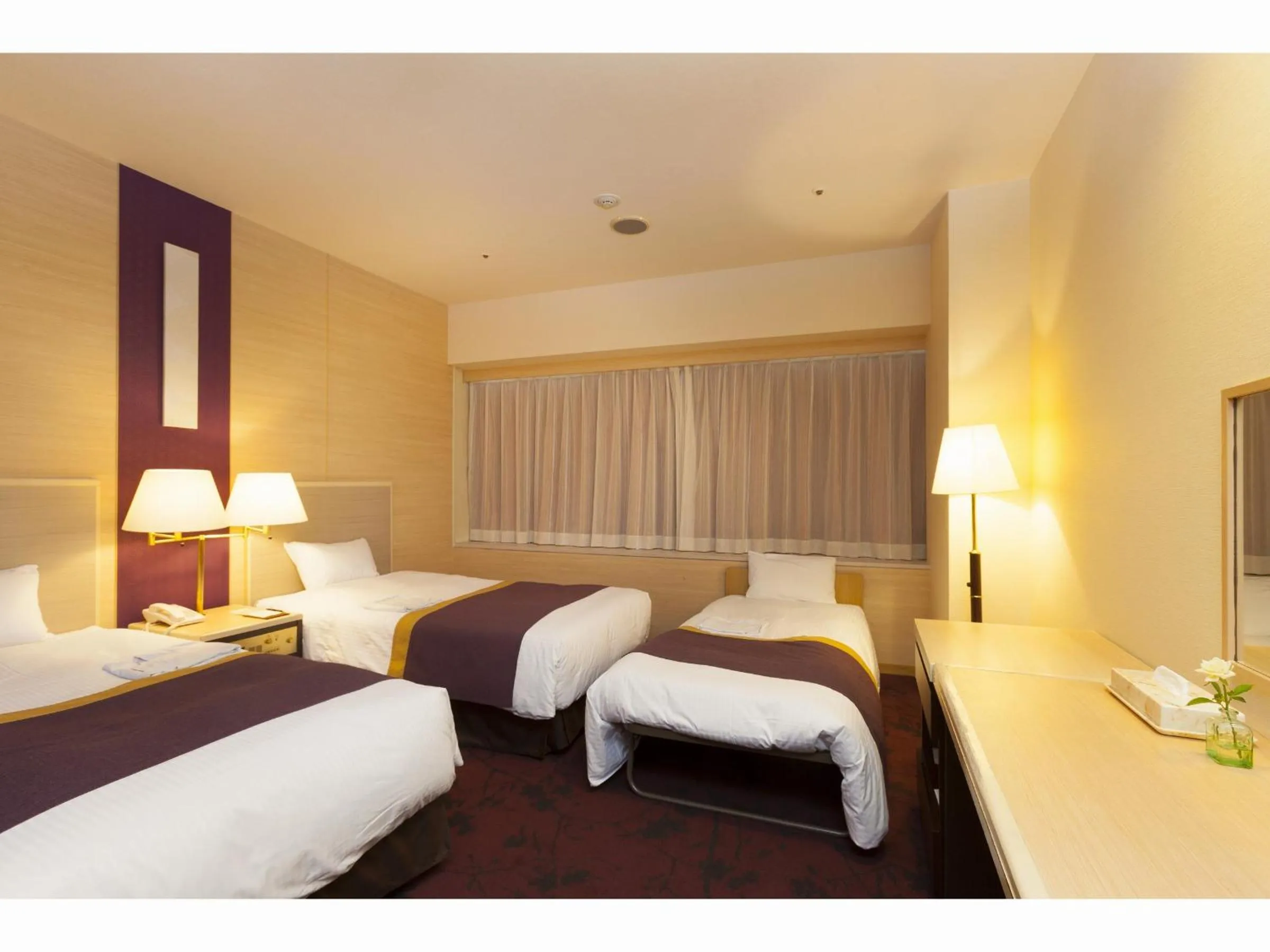 Photo of the whole room, Bed in Chofu Creston Hotel