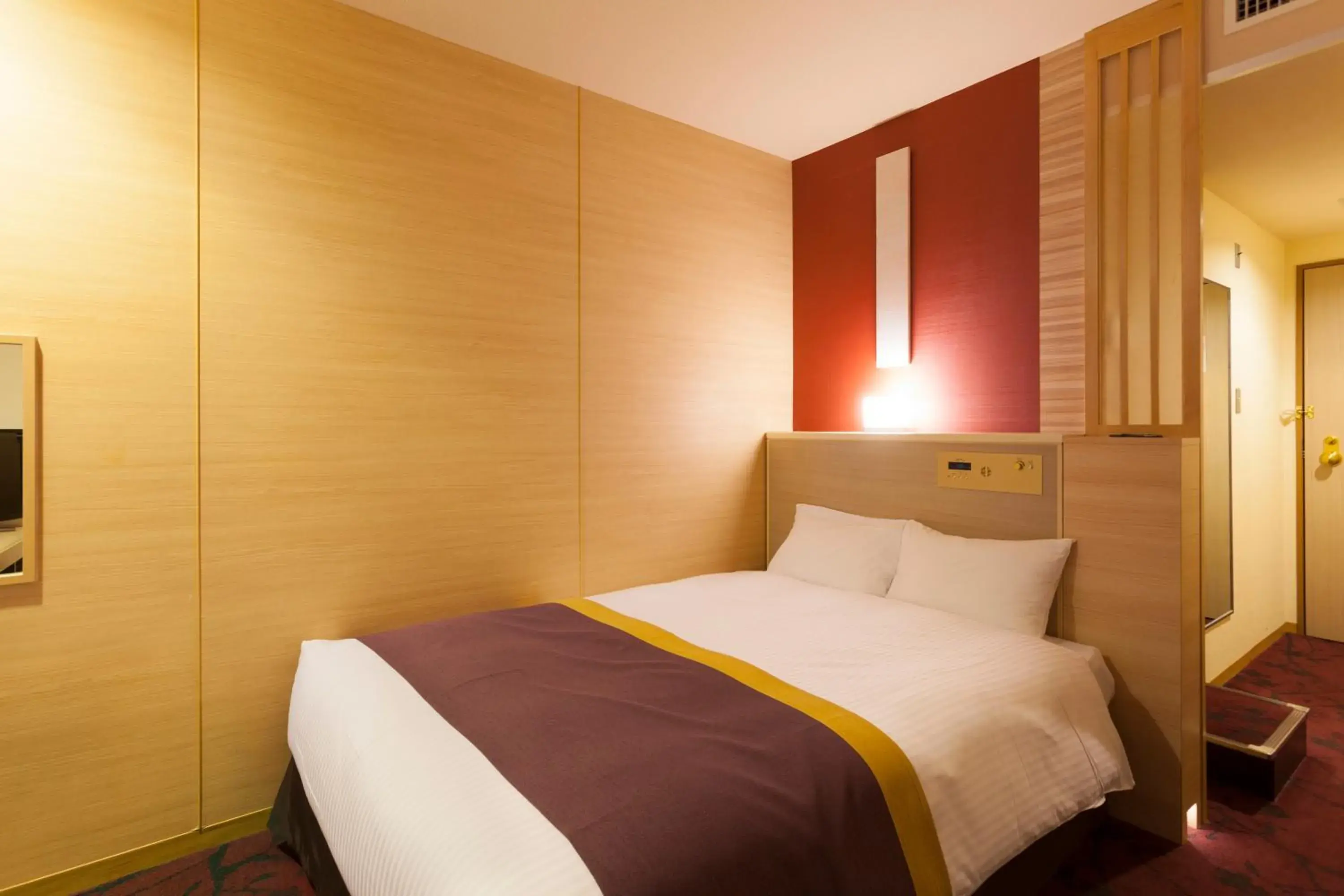 Double Room - Smoking in Chofu Creston Hotel Double Room - Smoking in Chofu Creston Hotel