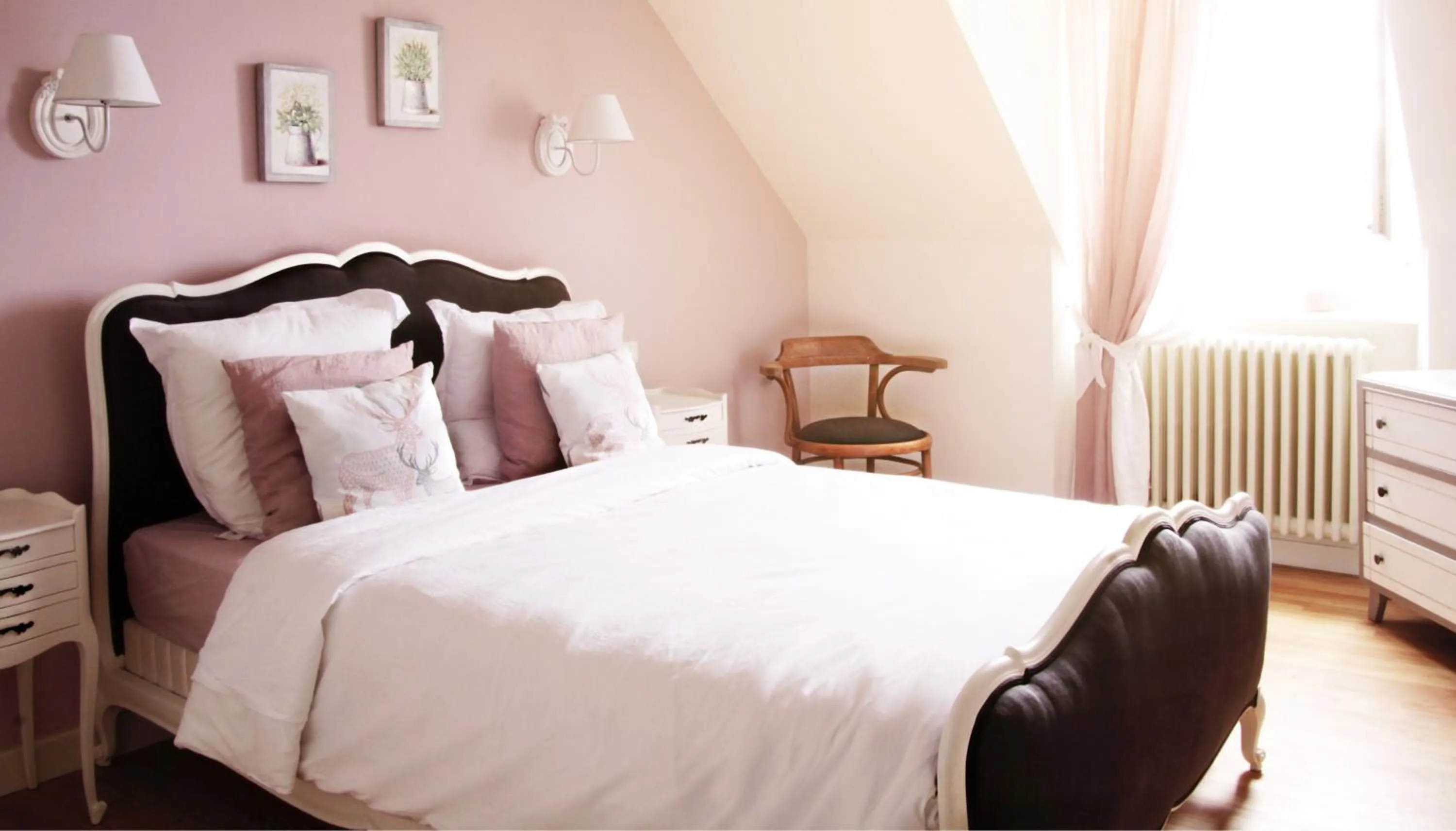 Bed in Il était une fois à l'Ouest "Lamballe-Armor"