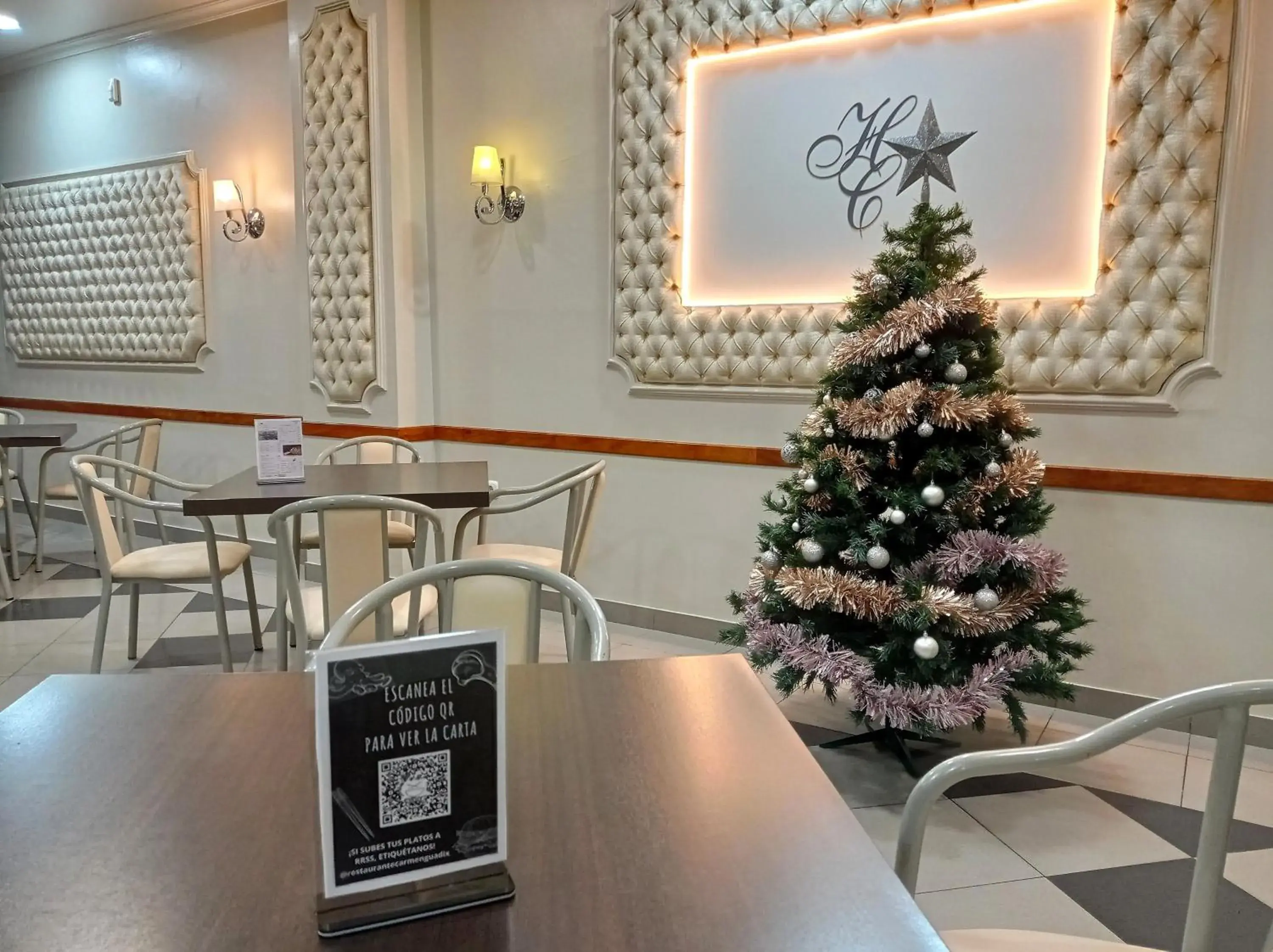 Lounge or bar in Hotel Mari Carmen Lounge or bar in Hotel Mari Carmen