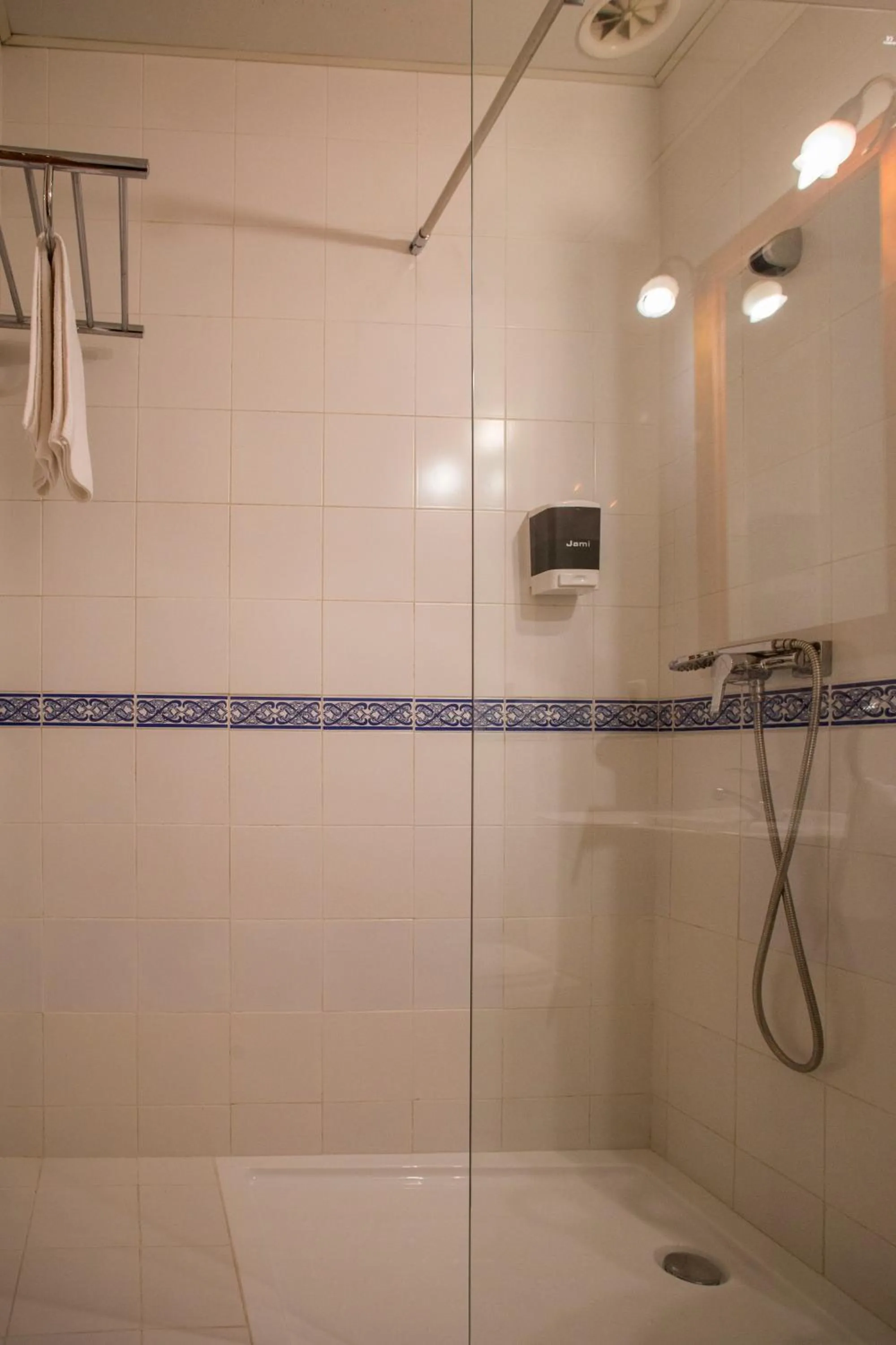 Bathroom in Hotel Mairena