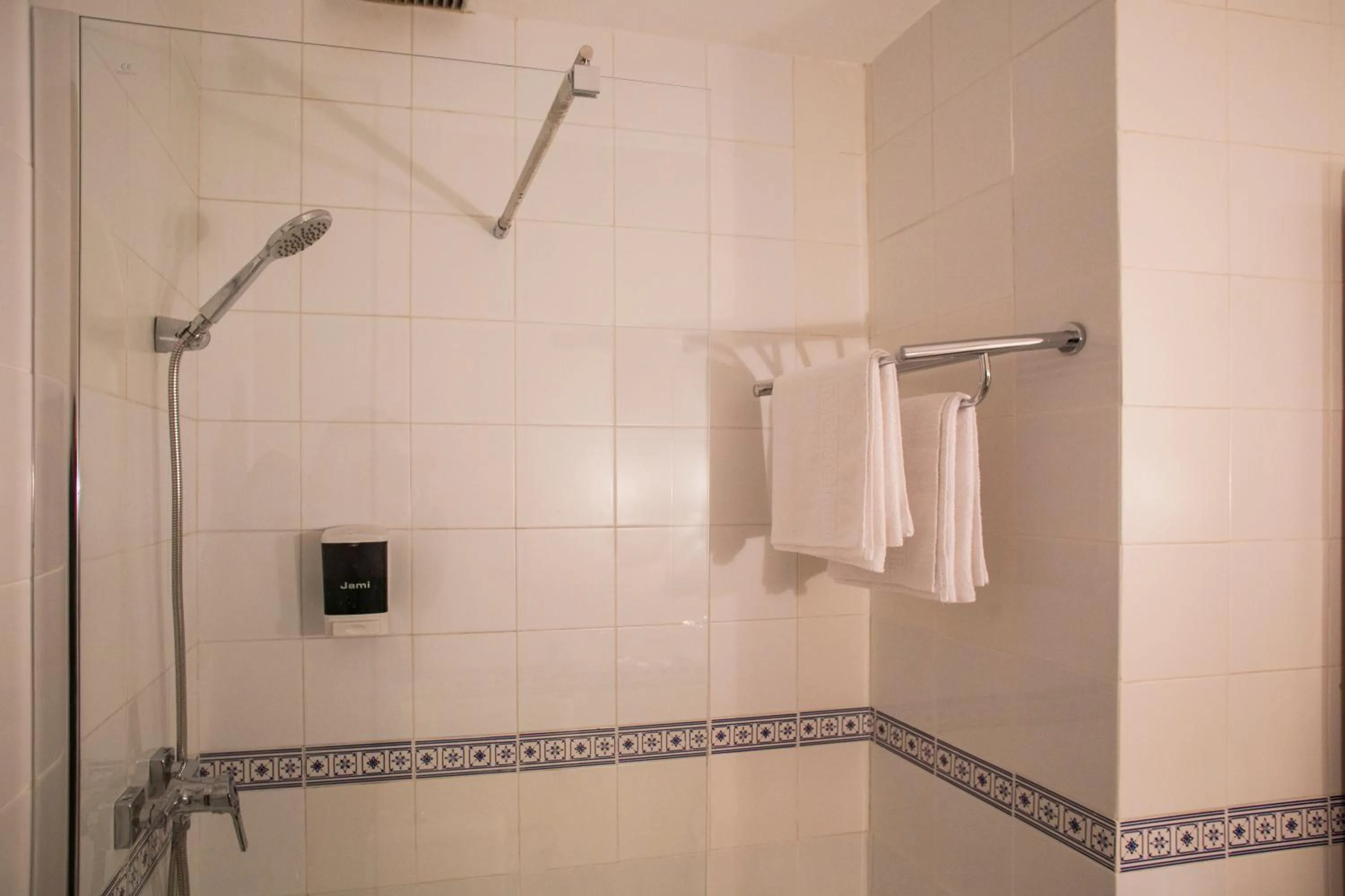 Shower in Hotel Mairena