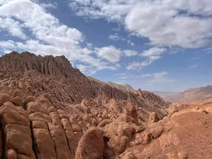 Hiking in kasbah Ait arbi