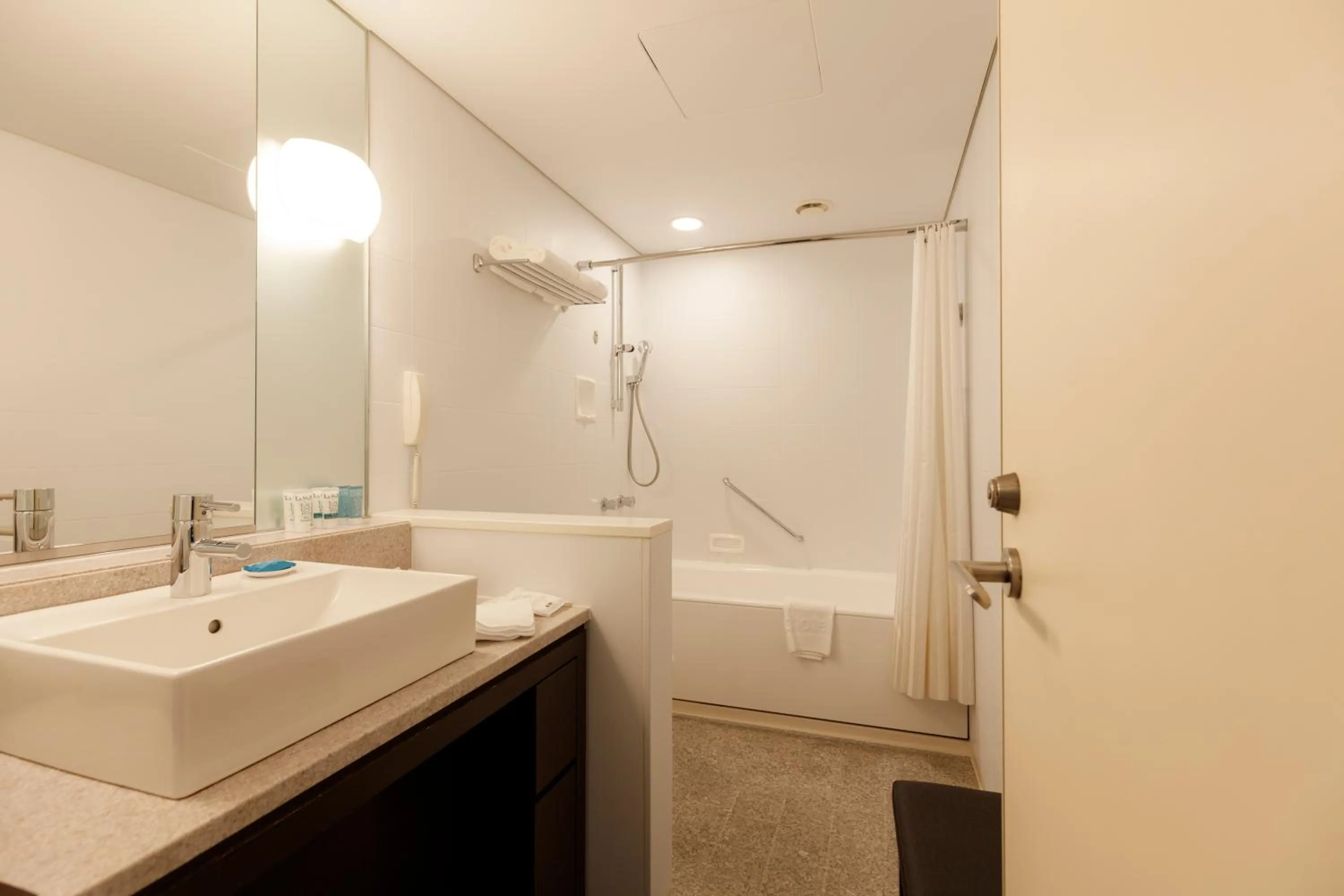 Photo of the whole room in Hotel Nikko Kanazawa