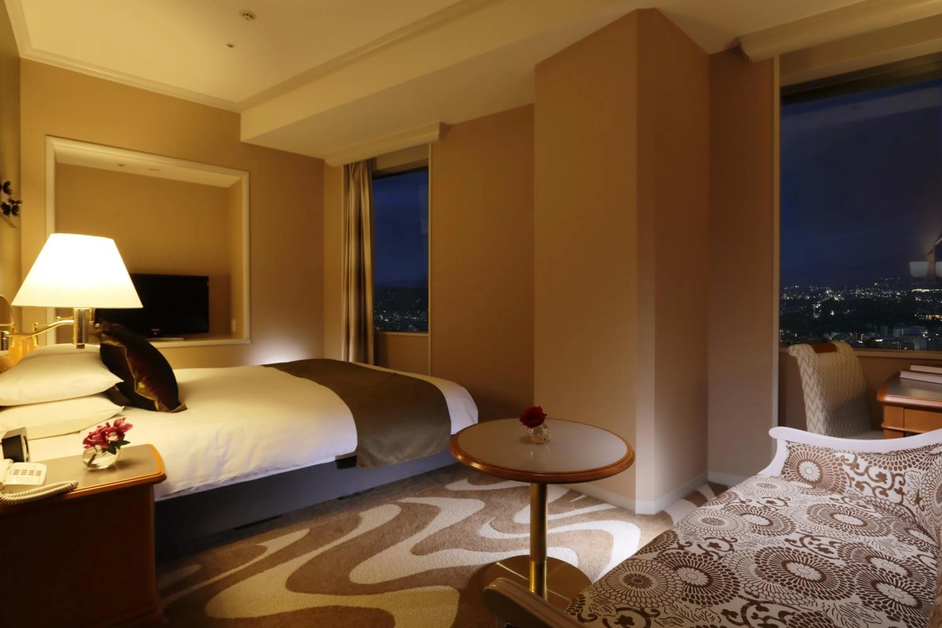 Photo of the whole room, Bed in Hotel Nikko Kanazawa