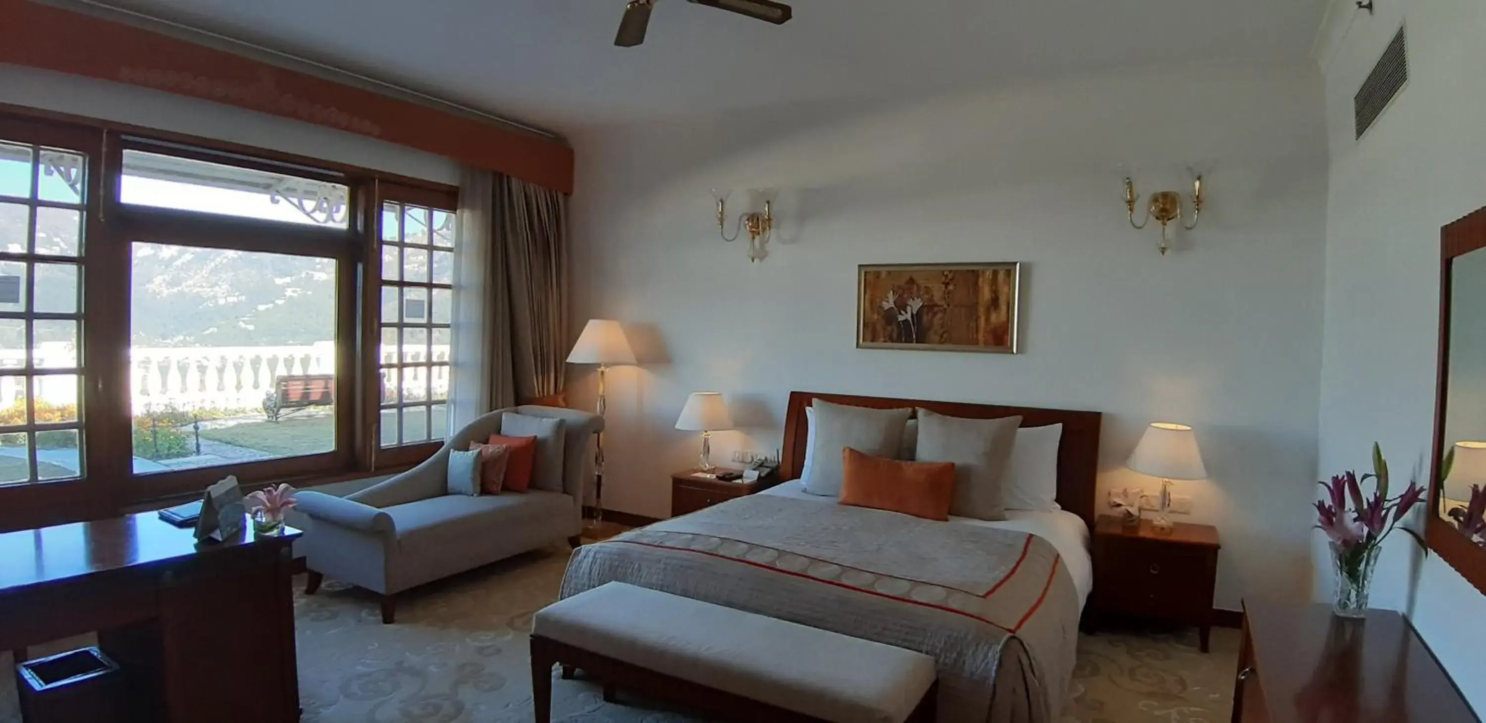 Bedroom, Bed in Jaypee Residency Manor Bedroom, Bed in Jaypee Residency Manor