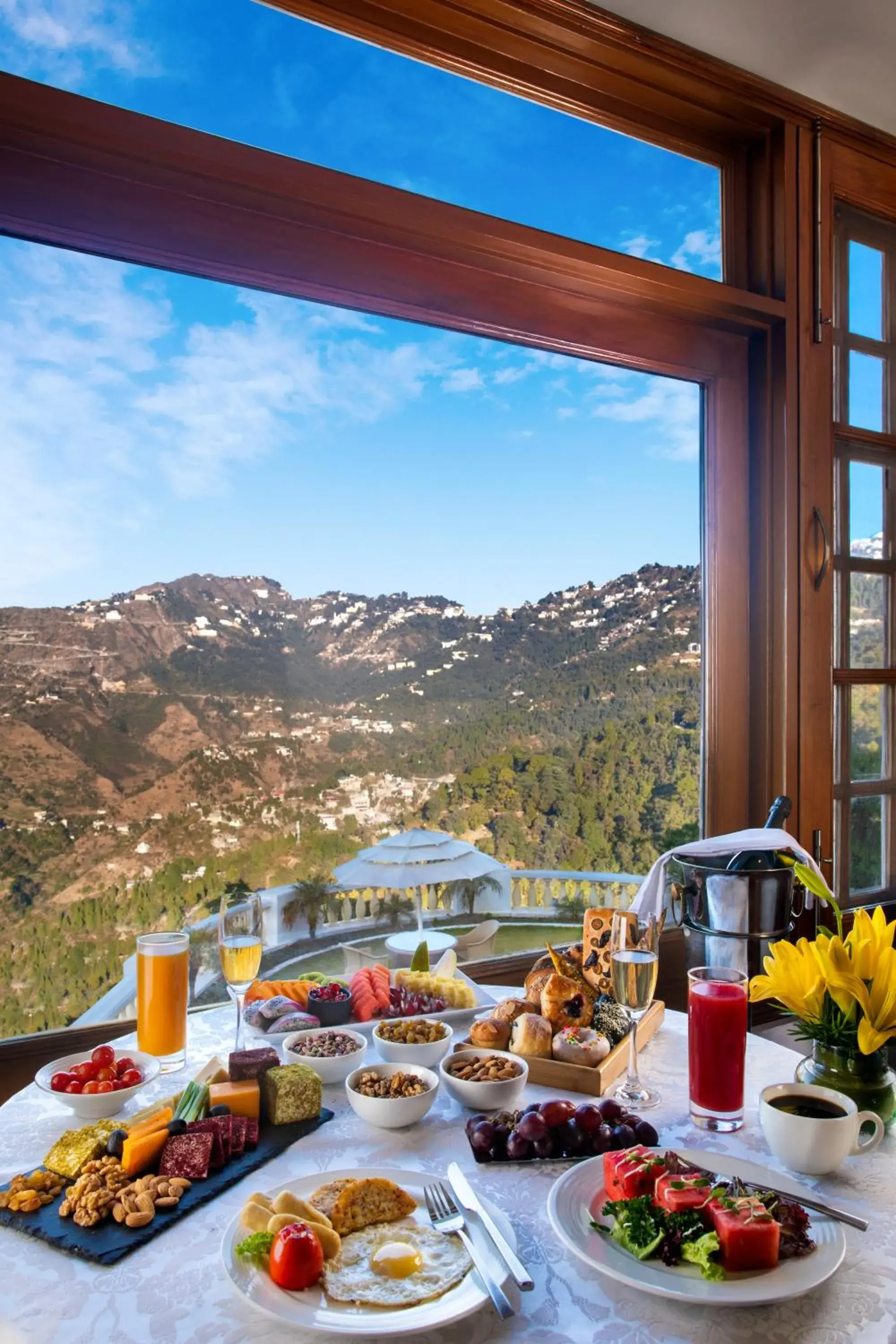View (from property/room) in Jaypee Residency Manor View (from property/room) in Jaypee Residency Manor