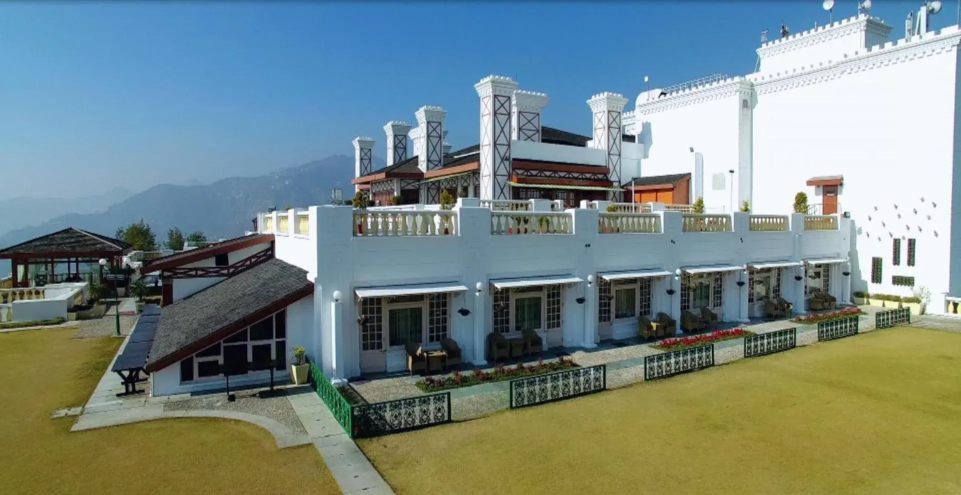 Property building in Jaypee Residency Manor Property building in Jaypee Residency Manor