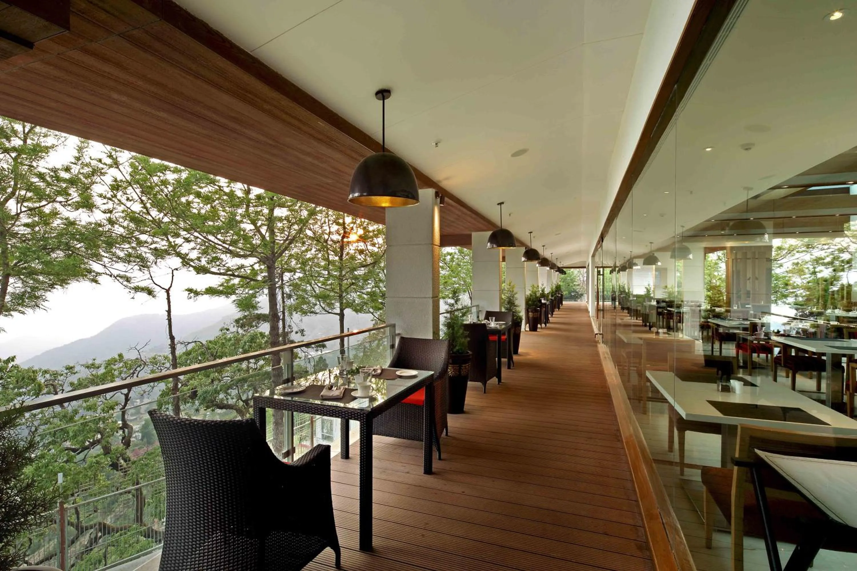 Restaurant/places to eat in Jaypee Residency Manor