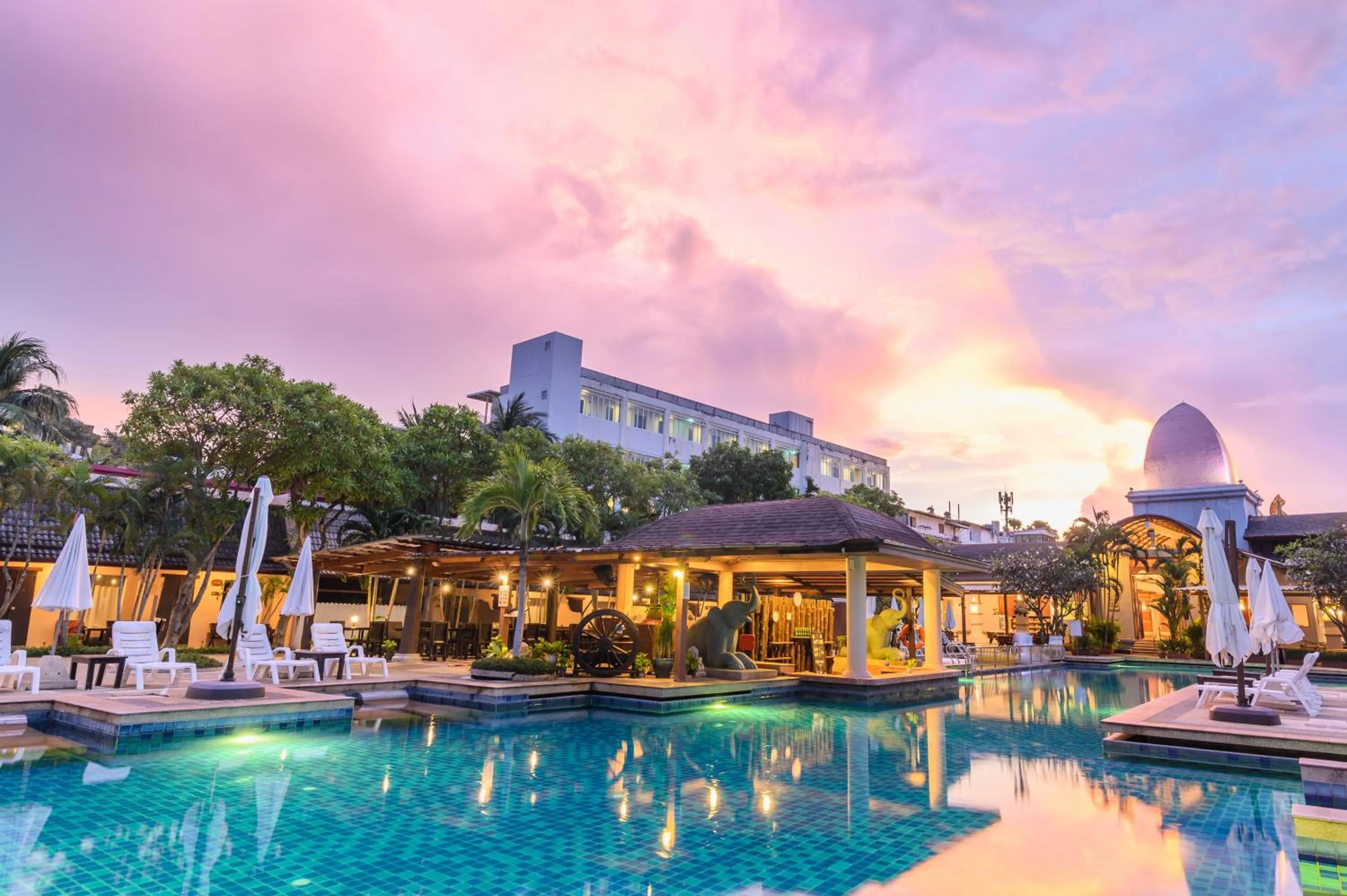 Swimming pool in Phuket Kata Resotel