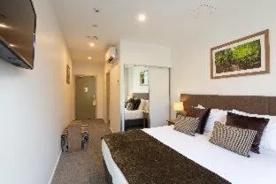 Bedroom, Bed in Wyndham Garden Remarkables Park Queenstown