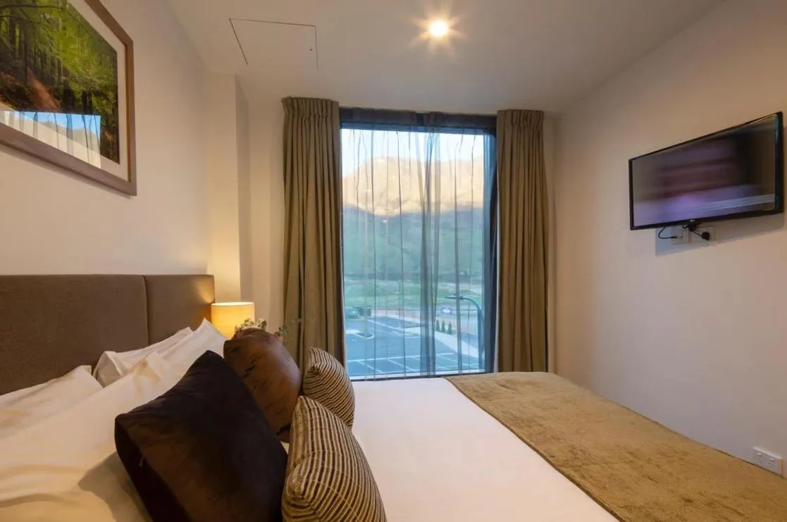 View (from property/room), Bed in Wyndham Garden Remarkables Park Queenstown