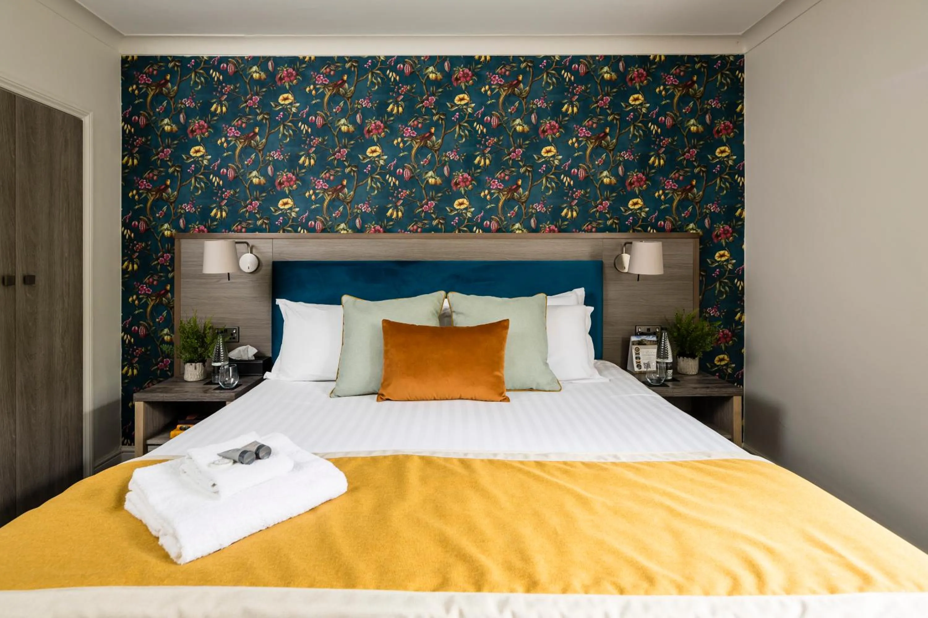 Bedroom, Bed in The Holt Hotel