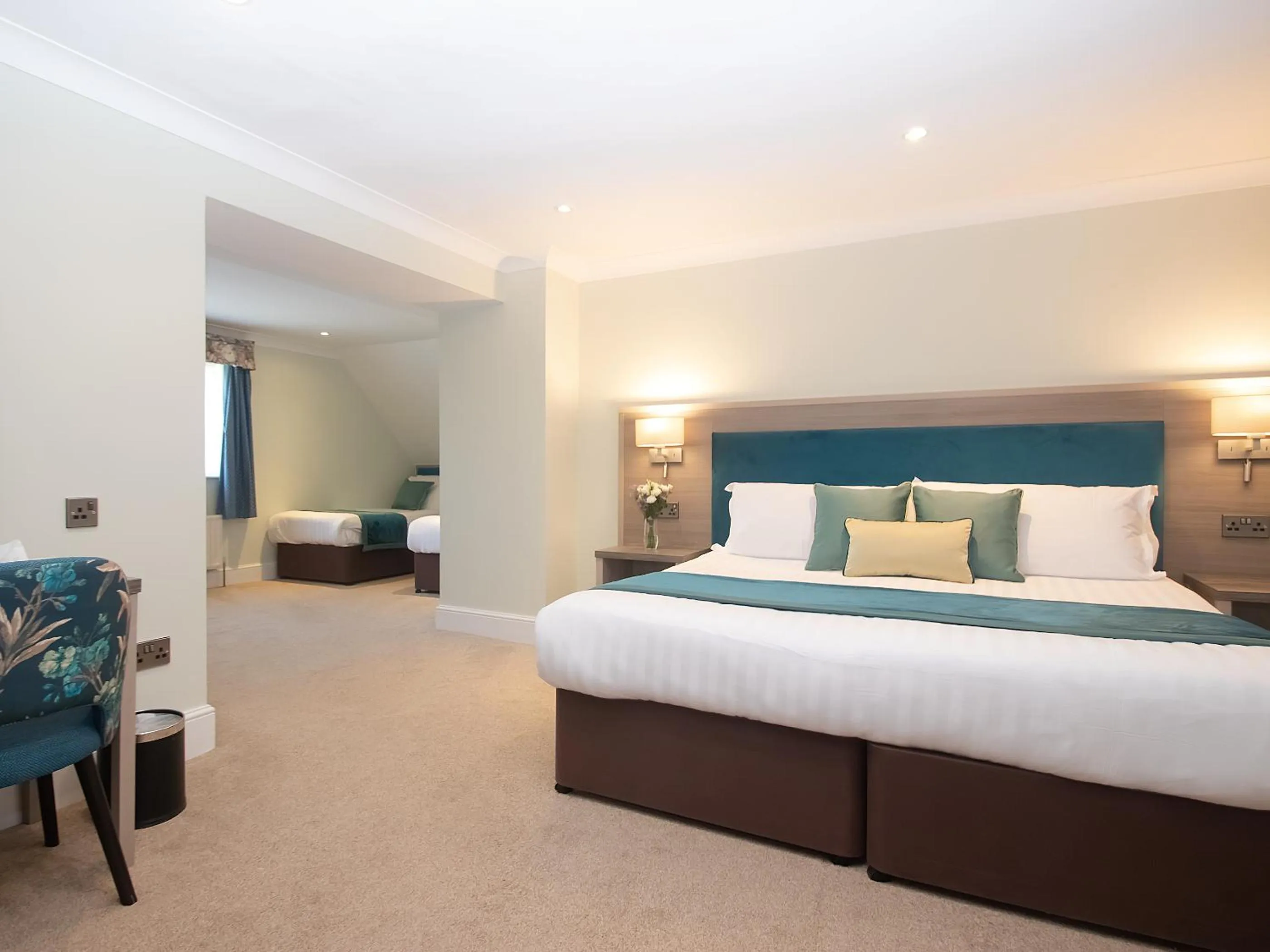 Family, Bed in The Holt Hotel