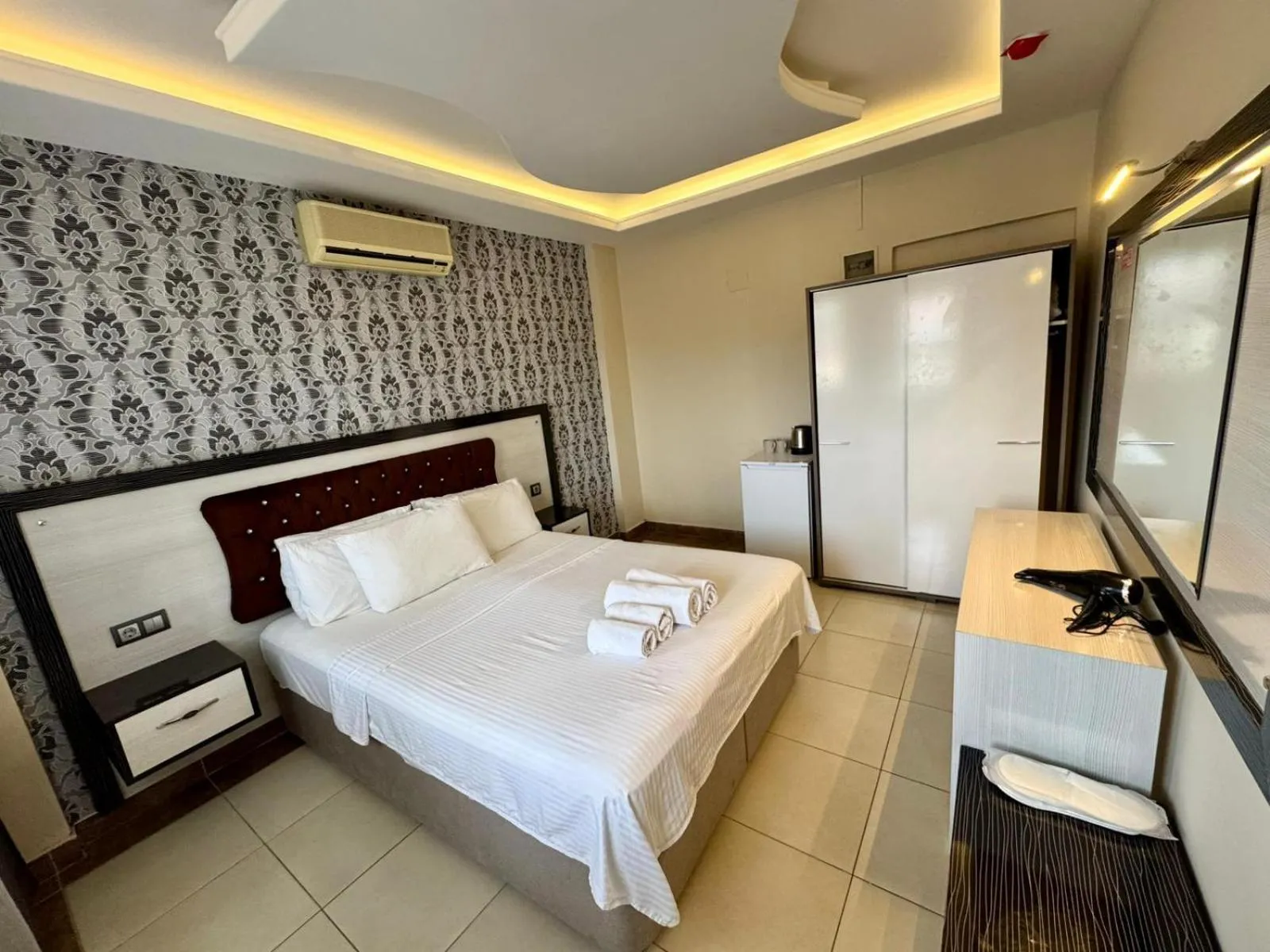 Yalcin Hotel & Villas