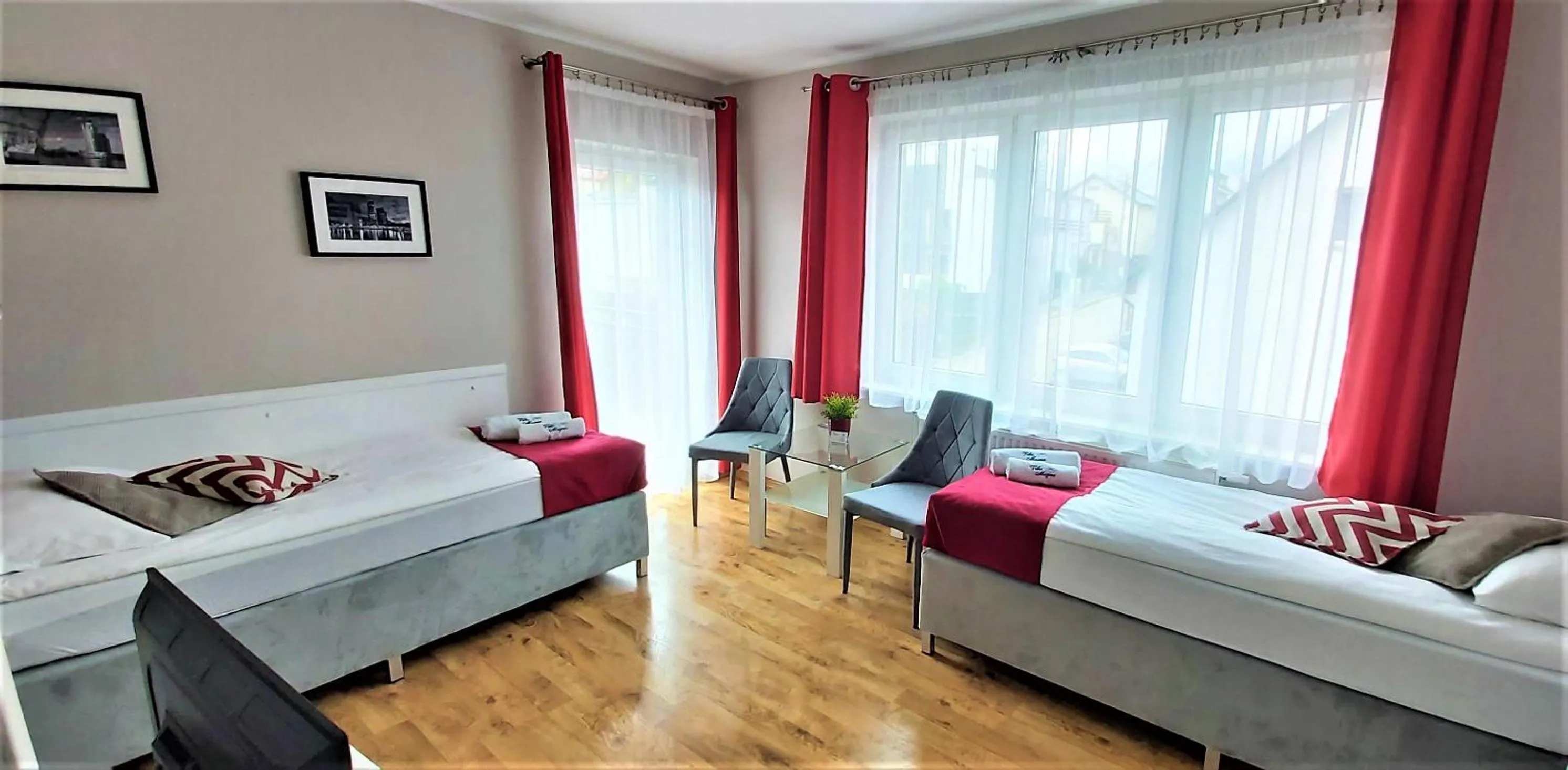 Seating area, Bed in Villa Magna