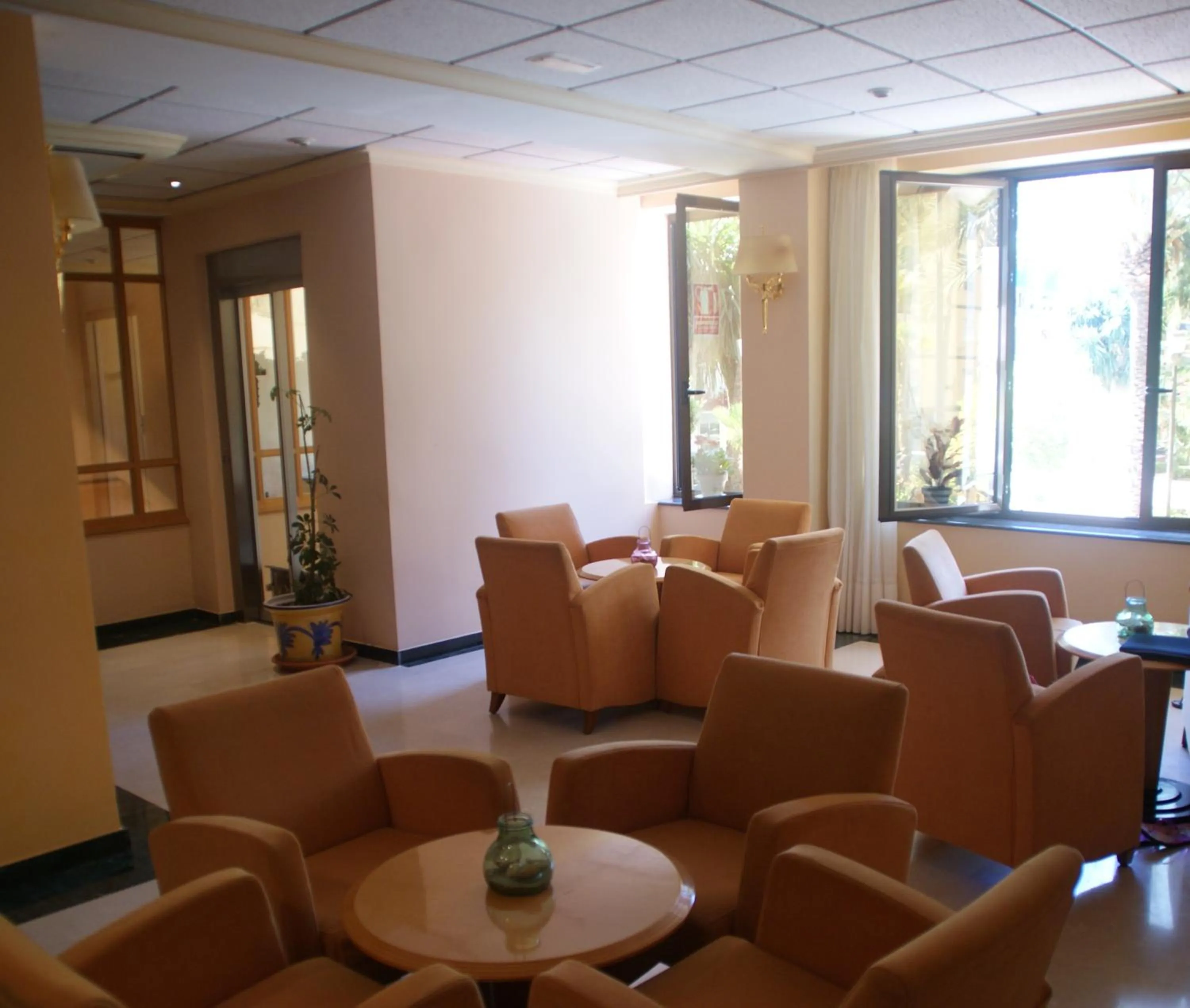 Lounge or bar in Rosabel