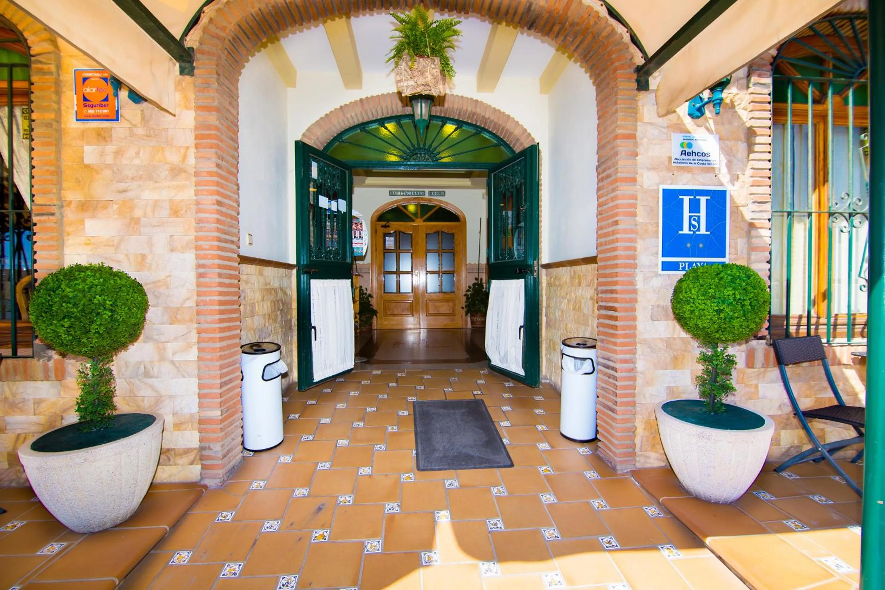 Facade/entrance in Hostal Los Corchos