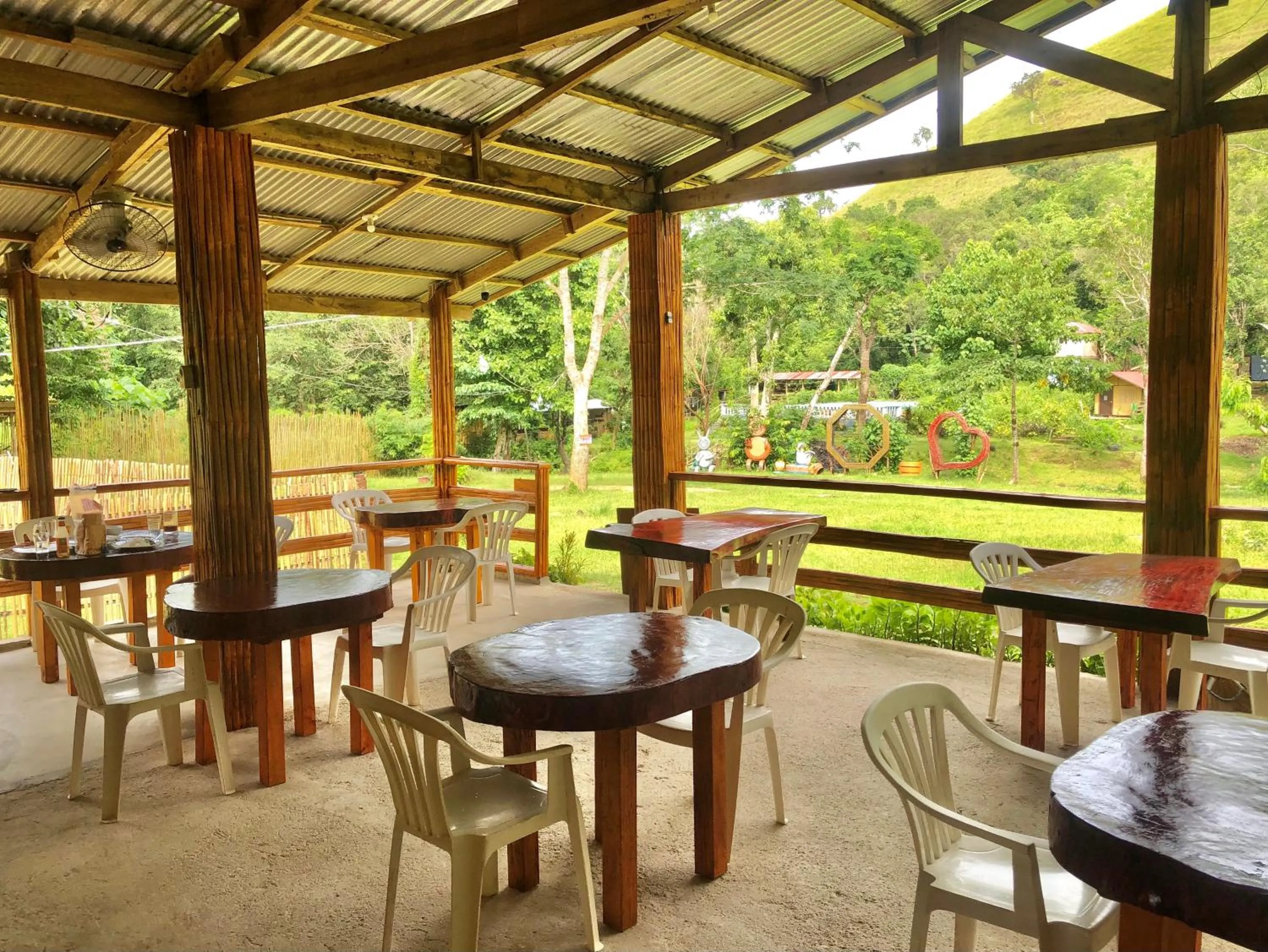 Restaurant/places to eat in Mount Avangan Eco Adventure Park