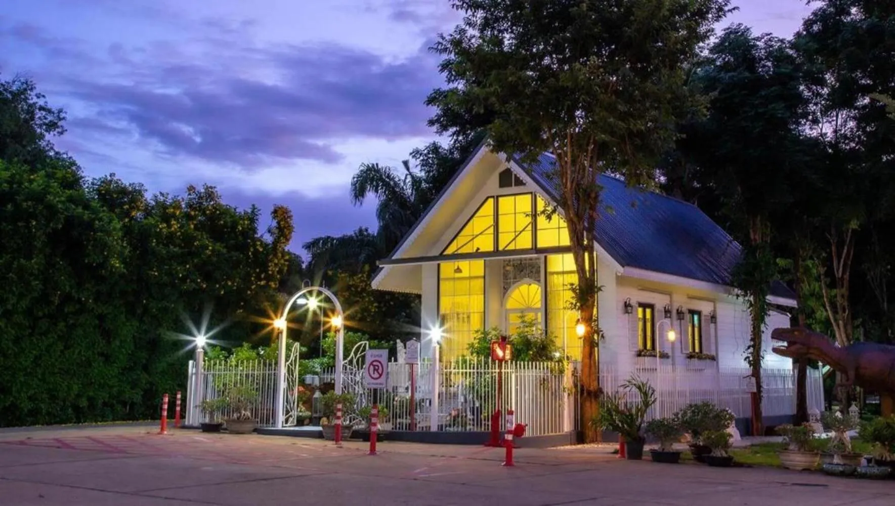 Area and facilities in Yoko River Kwai Resort