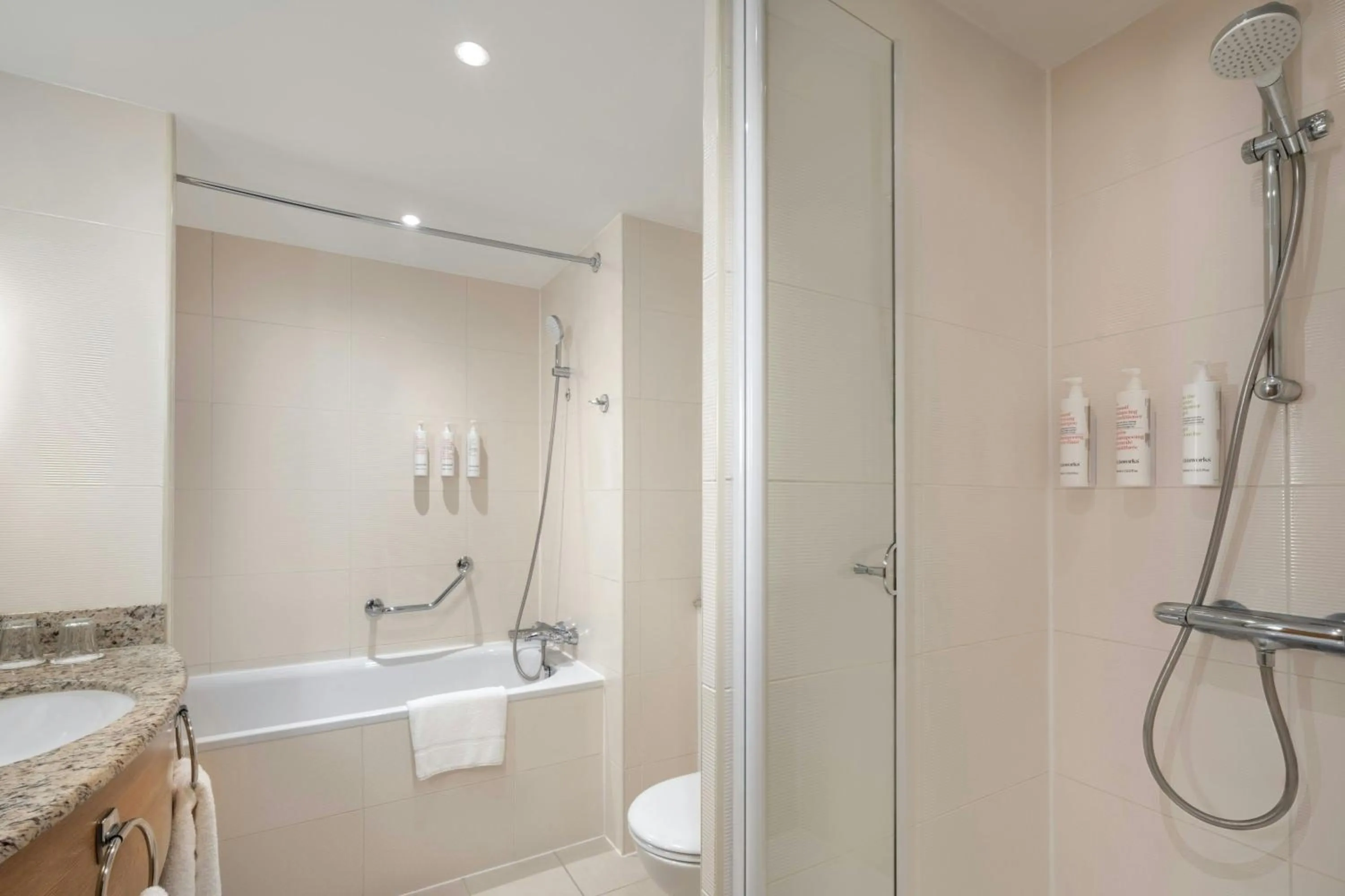 Photo of the whole room in Marriott Executive Apartments London, Canary Wharf