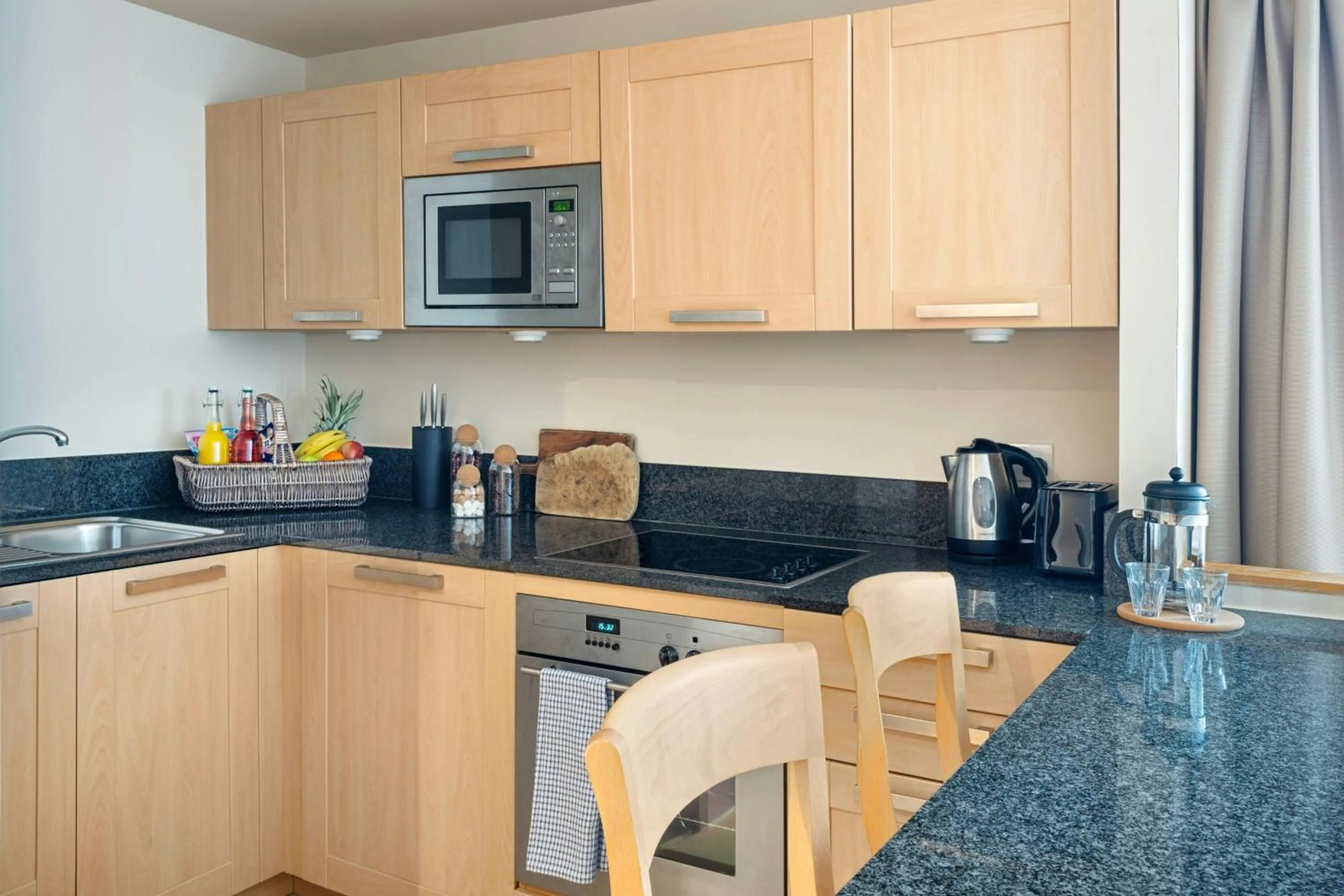 Photo of the whole room in Marriott Executive Apartments London, Canary Wharf