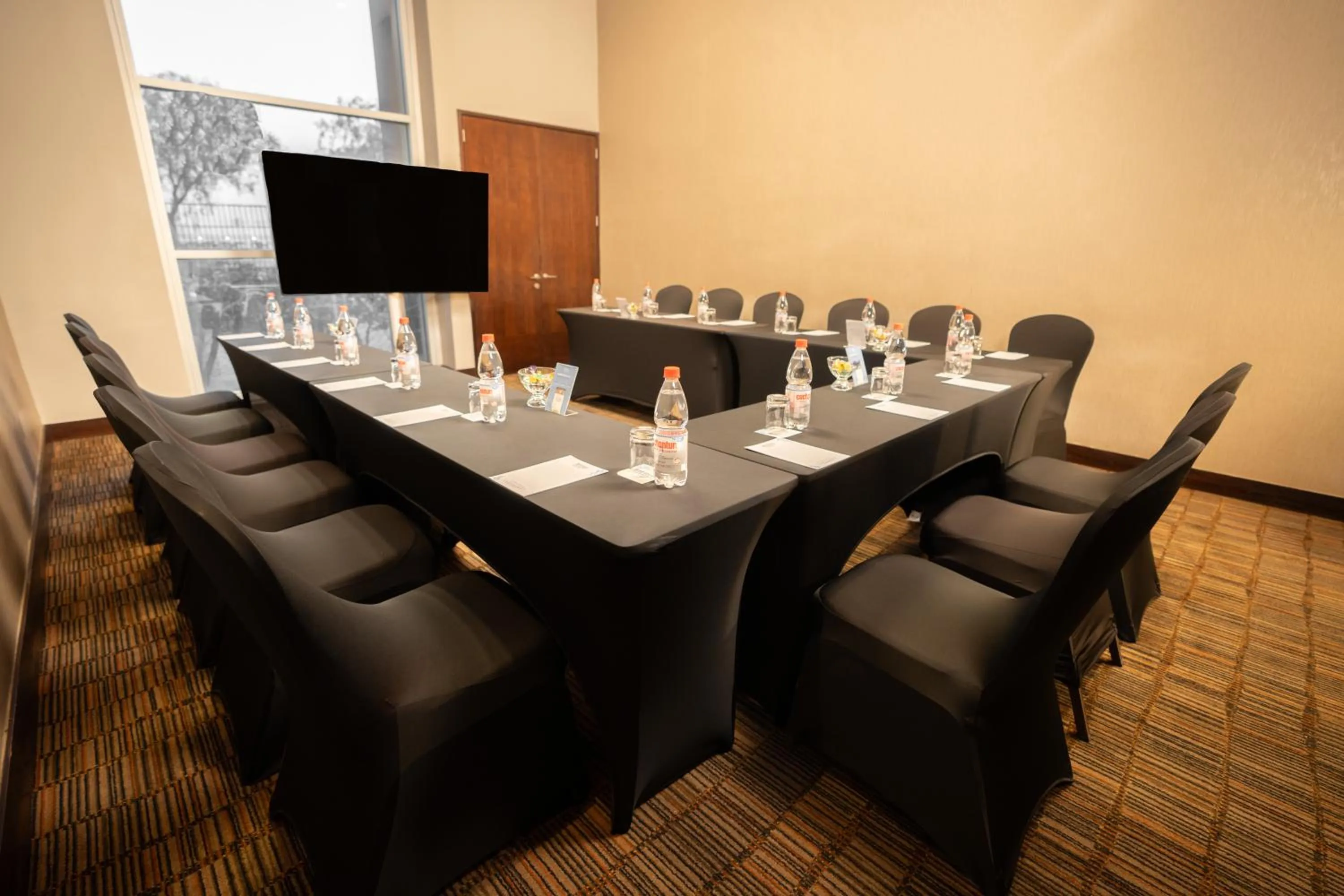 Meeting/conference room in Hilton Garden Inn Santiago Airport