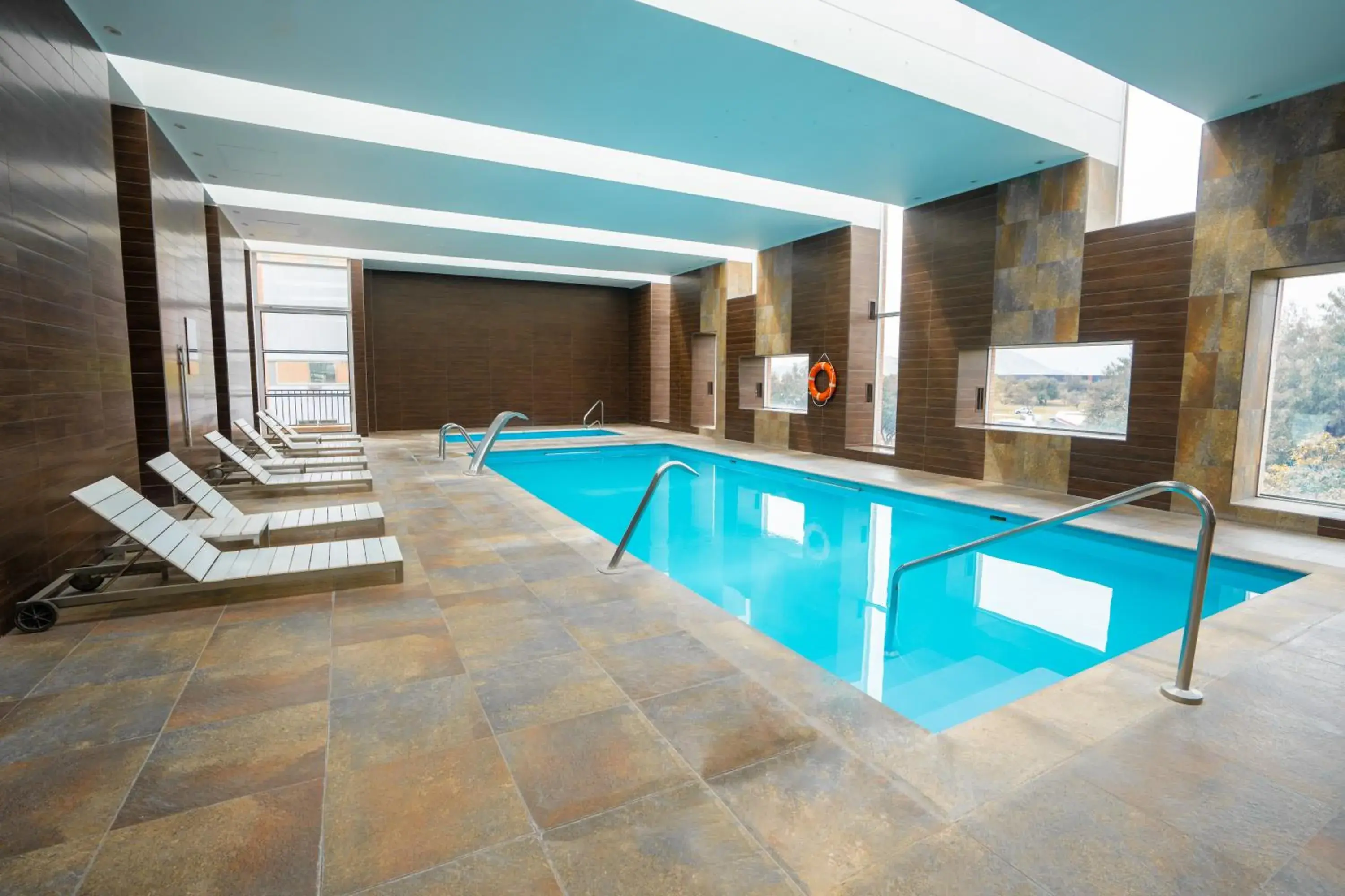 Swimming pool in Hilton Garden Inn Santiago Airport Swimming pool in Hilton Garden Inn Santiago Airport