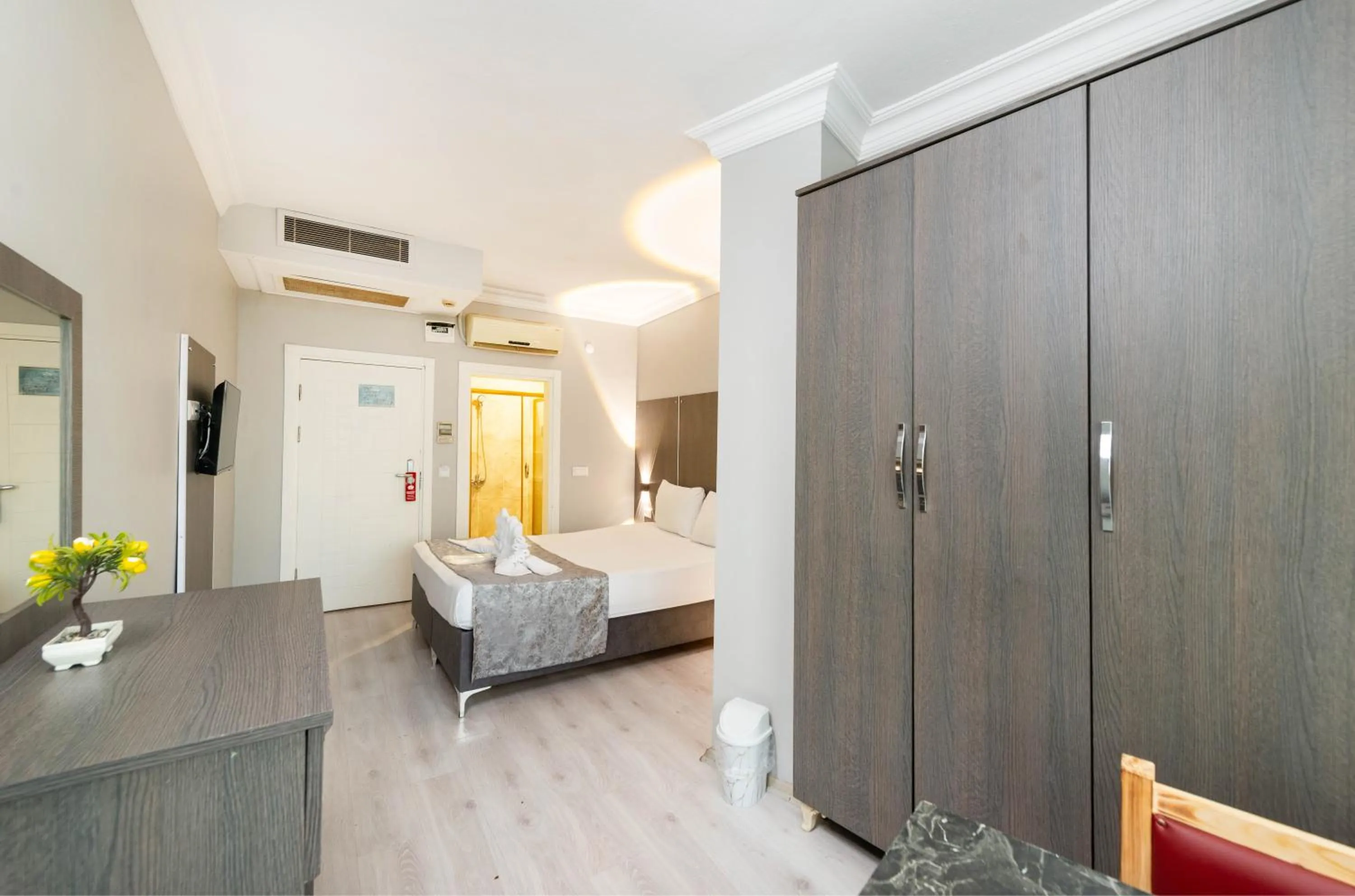 Photo of the whole room in Grand Abimo Hotel