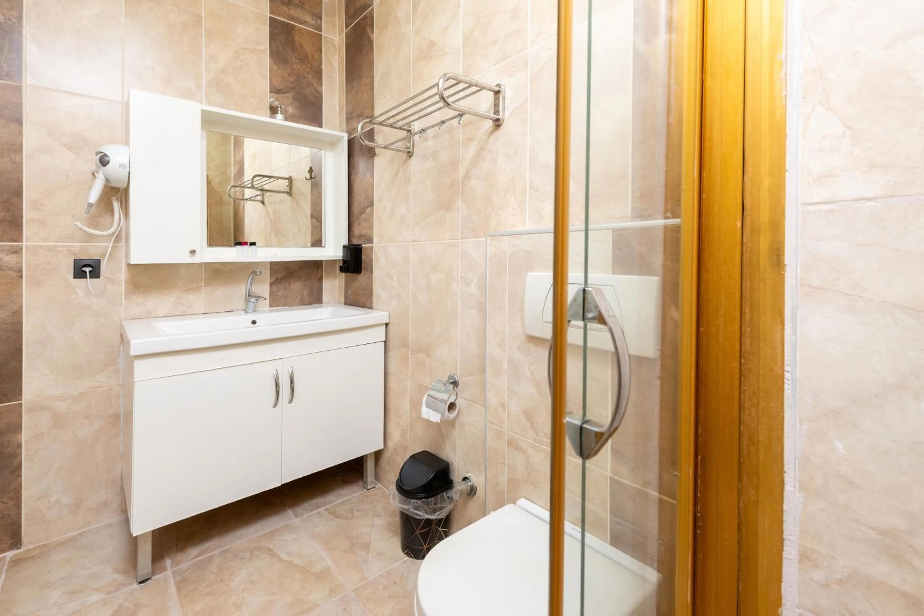 Shower in Grand Abimo Hotel