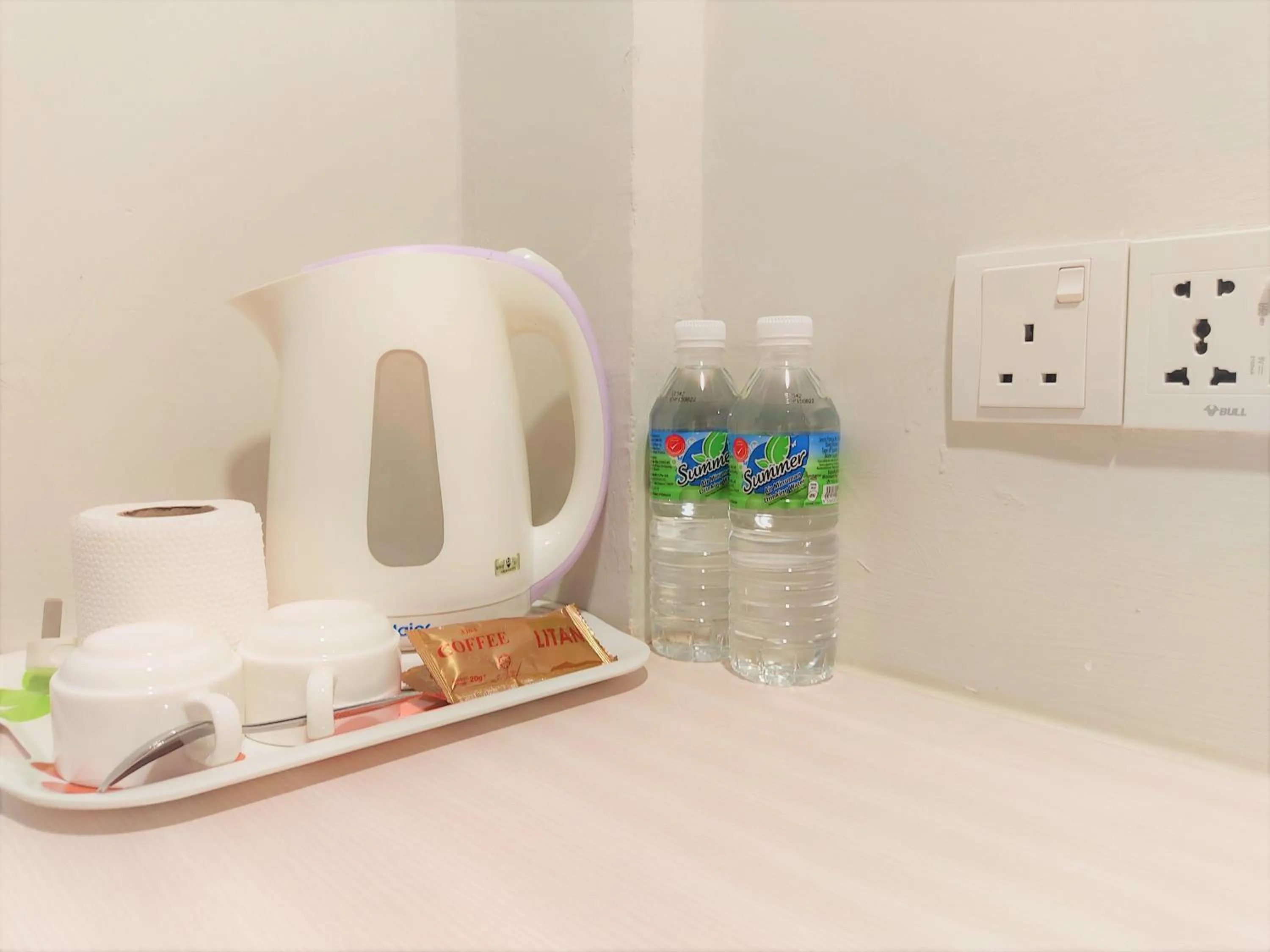 Coffee/tea facilities in Apple Suites Hotel