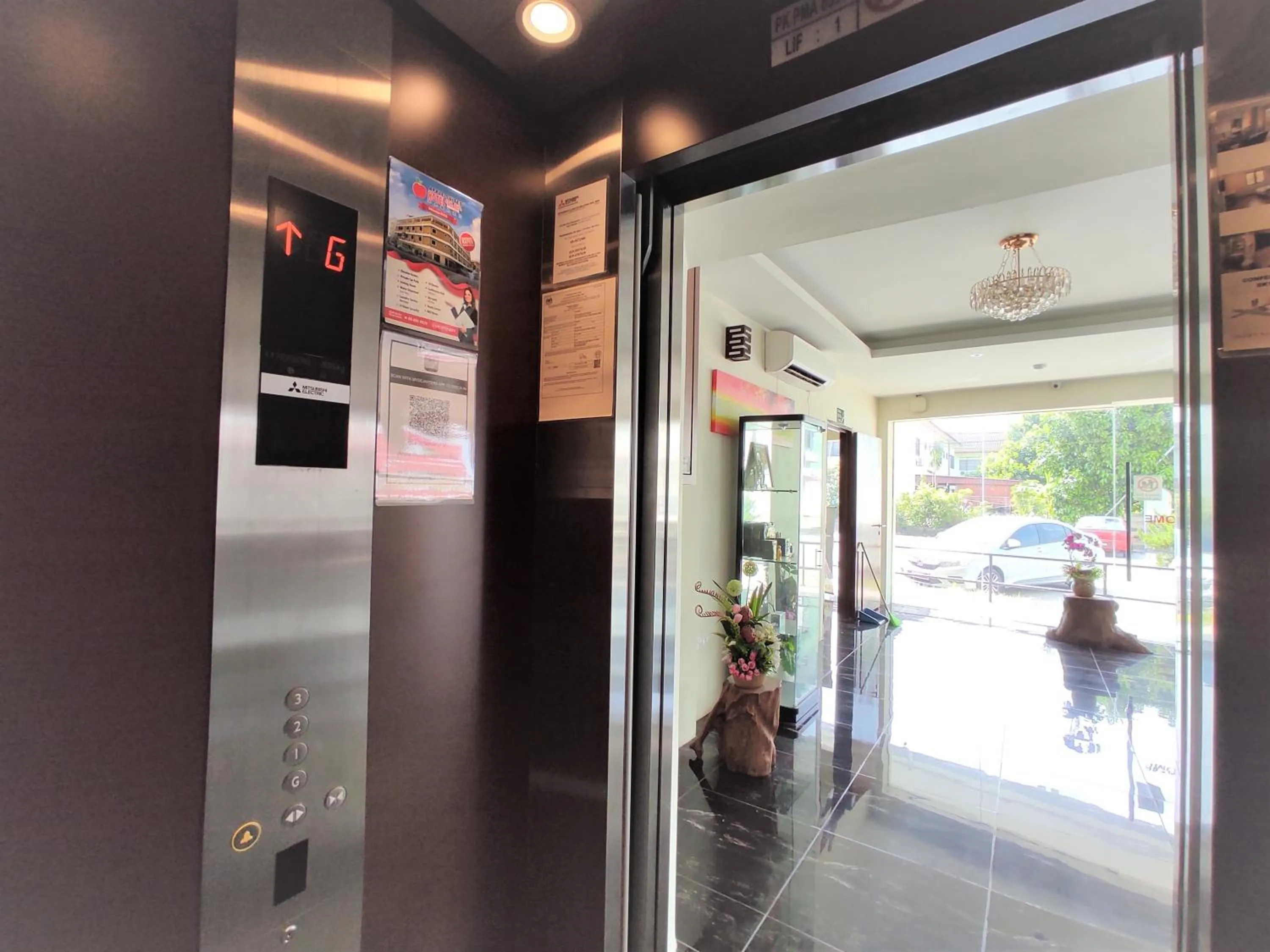 Area and facilities in Apple Suites Hotel